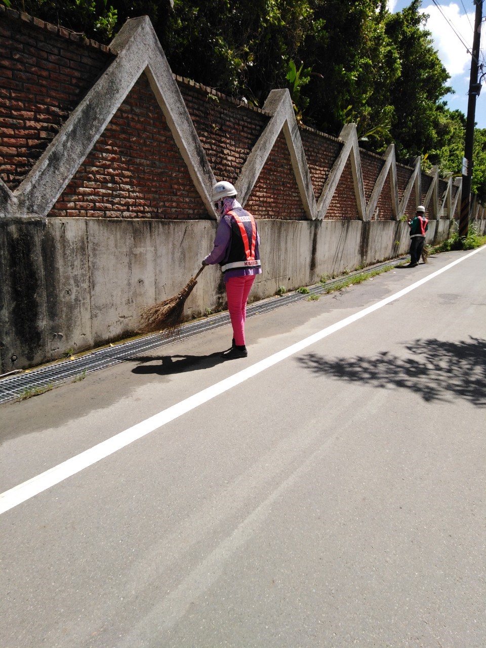 八里端工區外道路不定時清掃