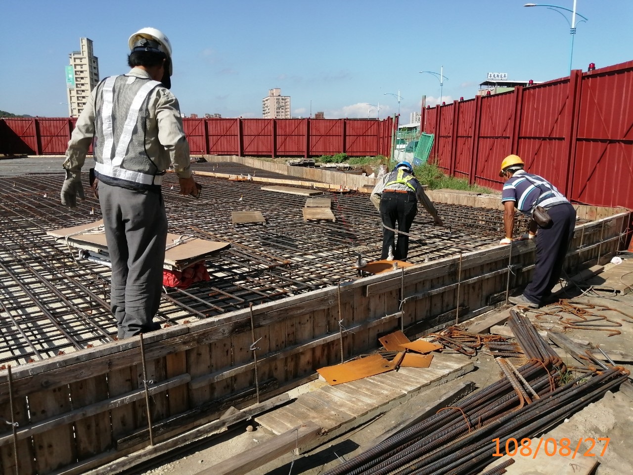 八里端願景館基礎版側模組立