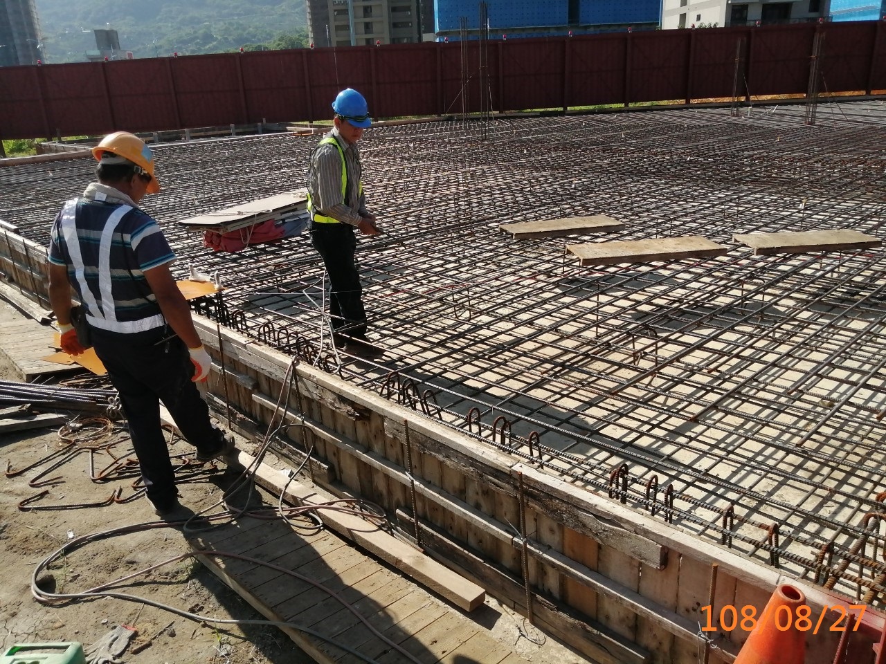 八里端願景館基礎版側模組立