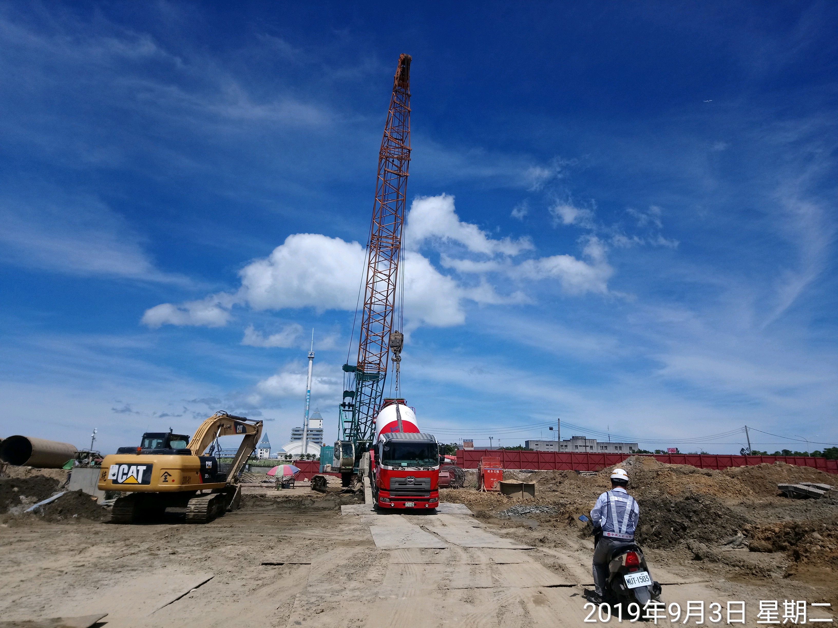 淡水端陸上段基礎基樁混凝土澆置