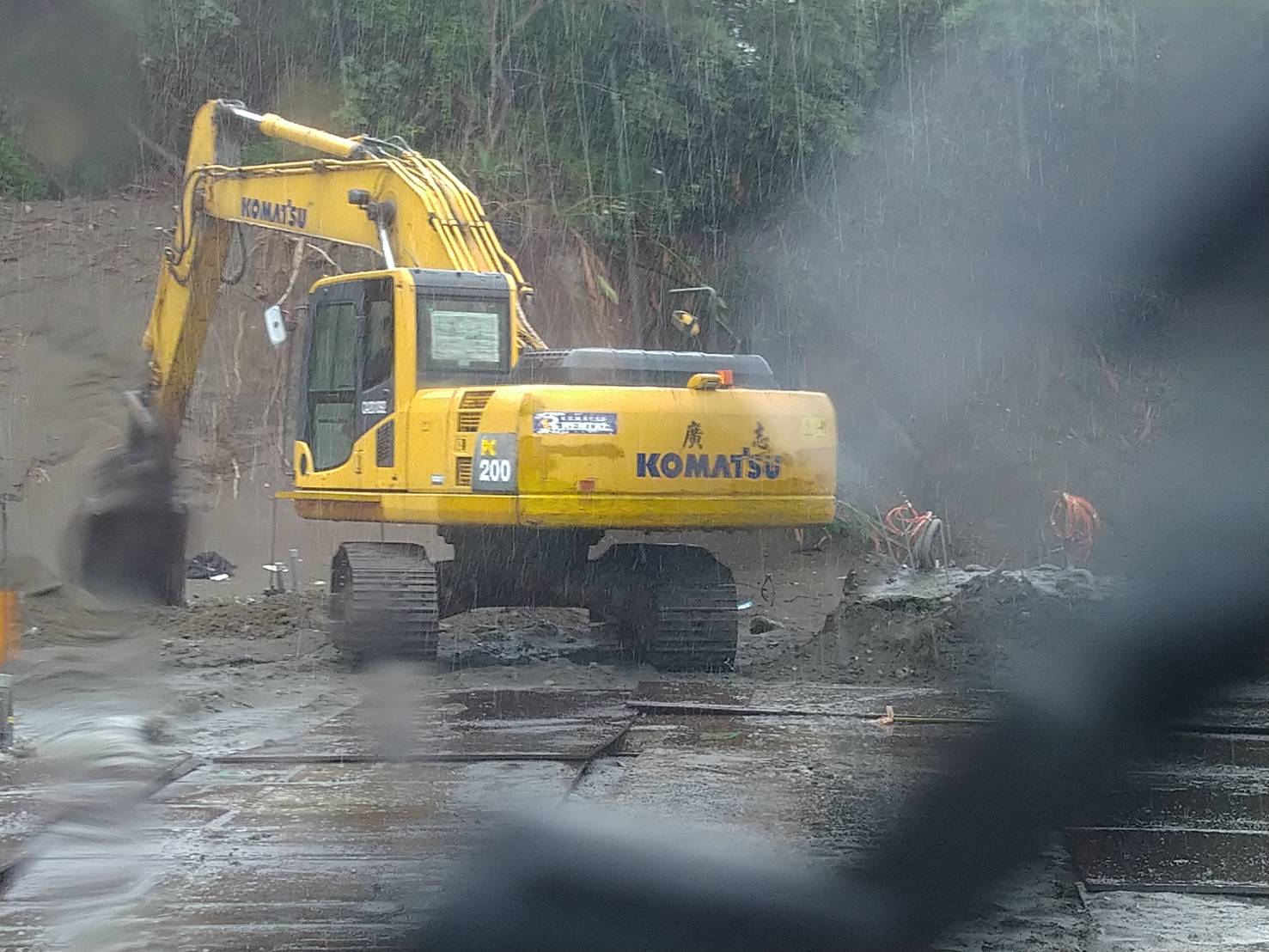 八里端試樁基樁頭破除及開挖和清理