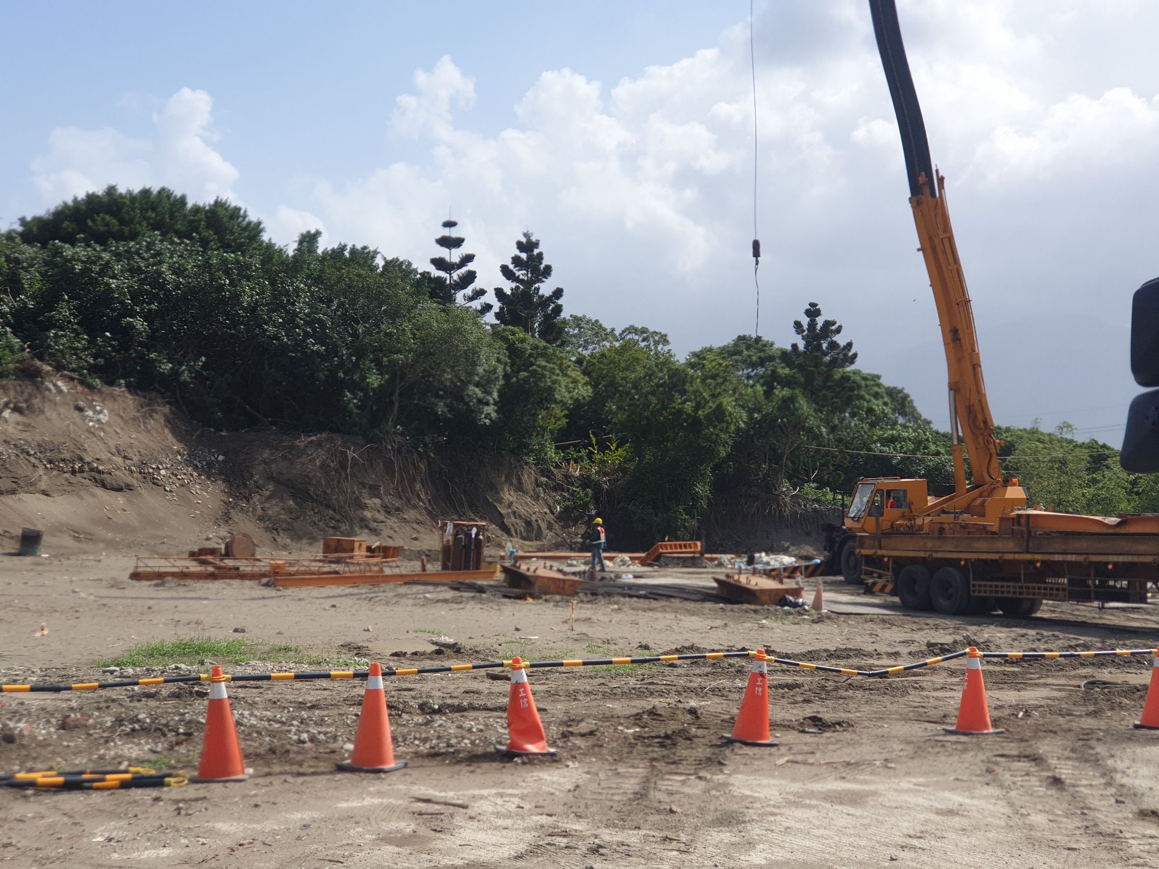 八里端試樁區場地清理