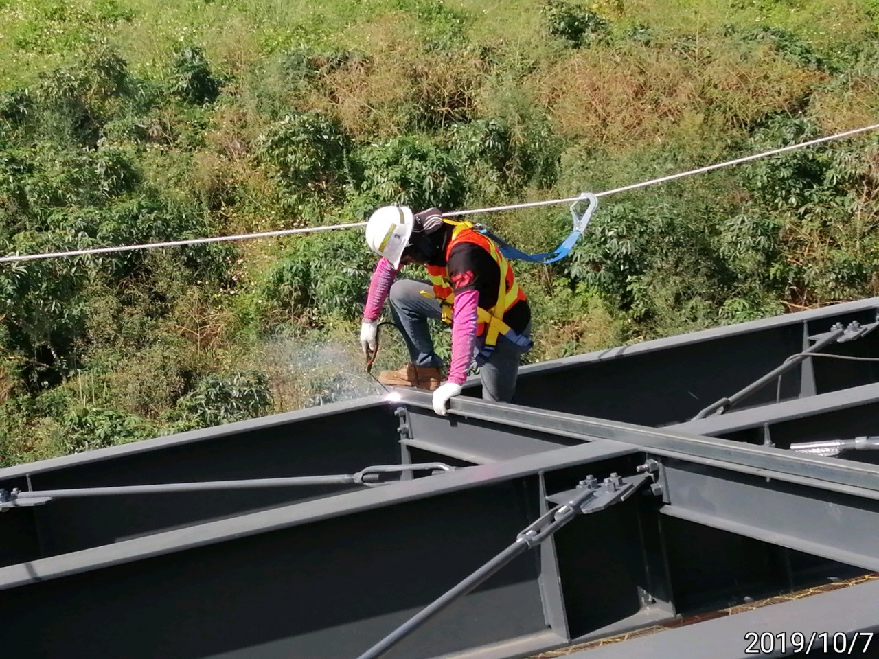 八里端願景館鋼構件螺栓鎖固