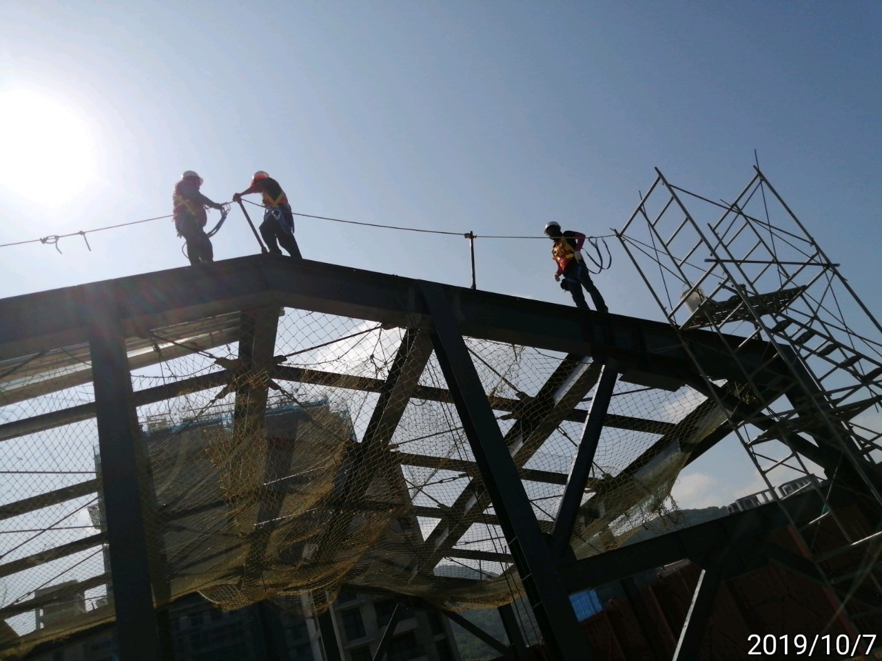 八里端願景館鋼構件螺栓鎖固