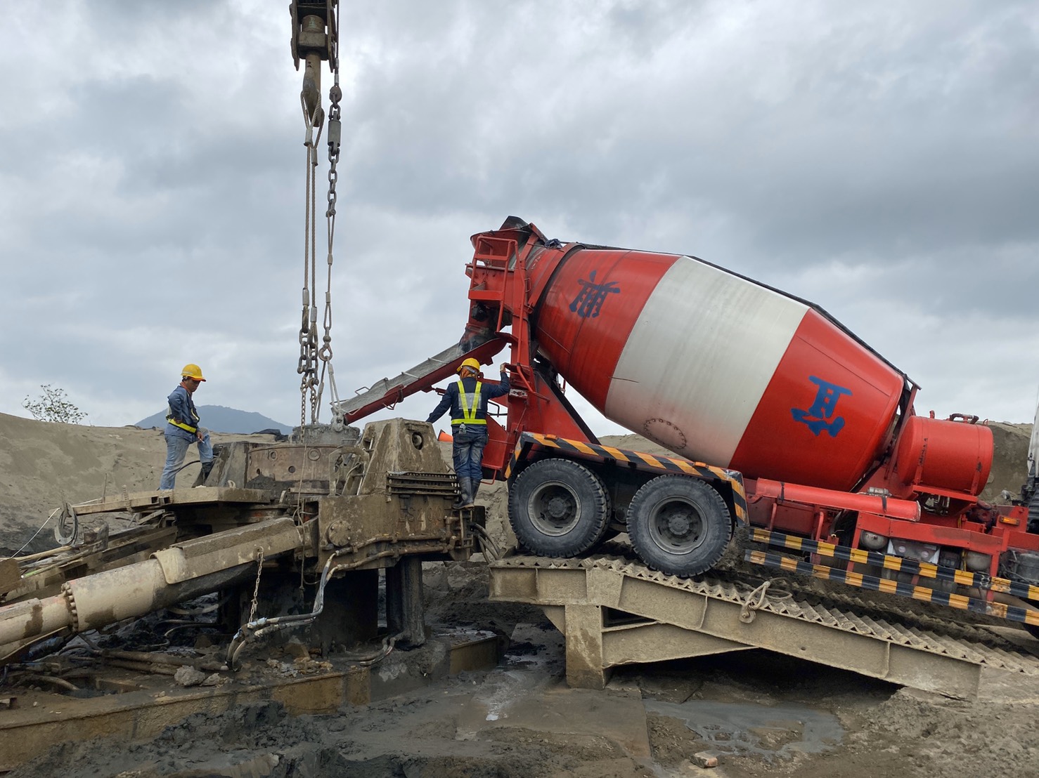 八里端基樁混凝土澆置