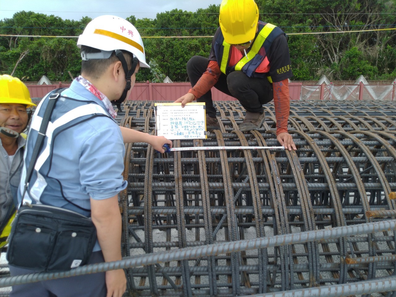 八里端基樁鋼筋籠查驗