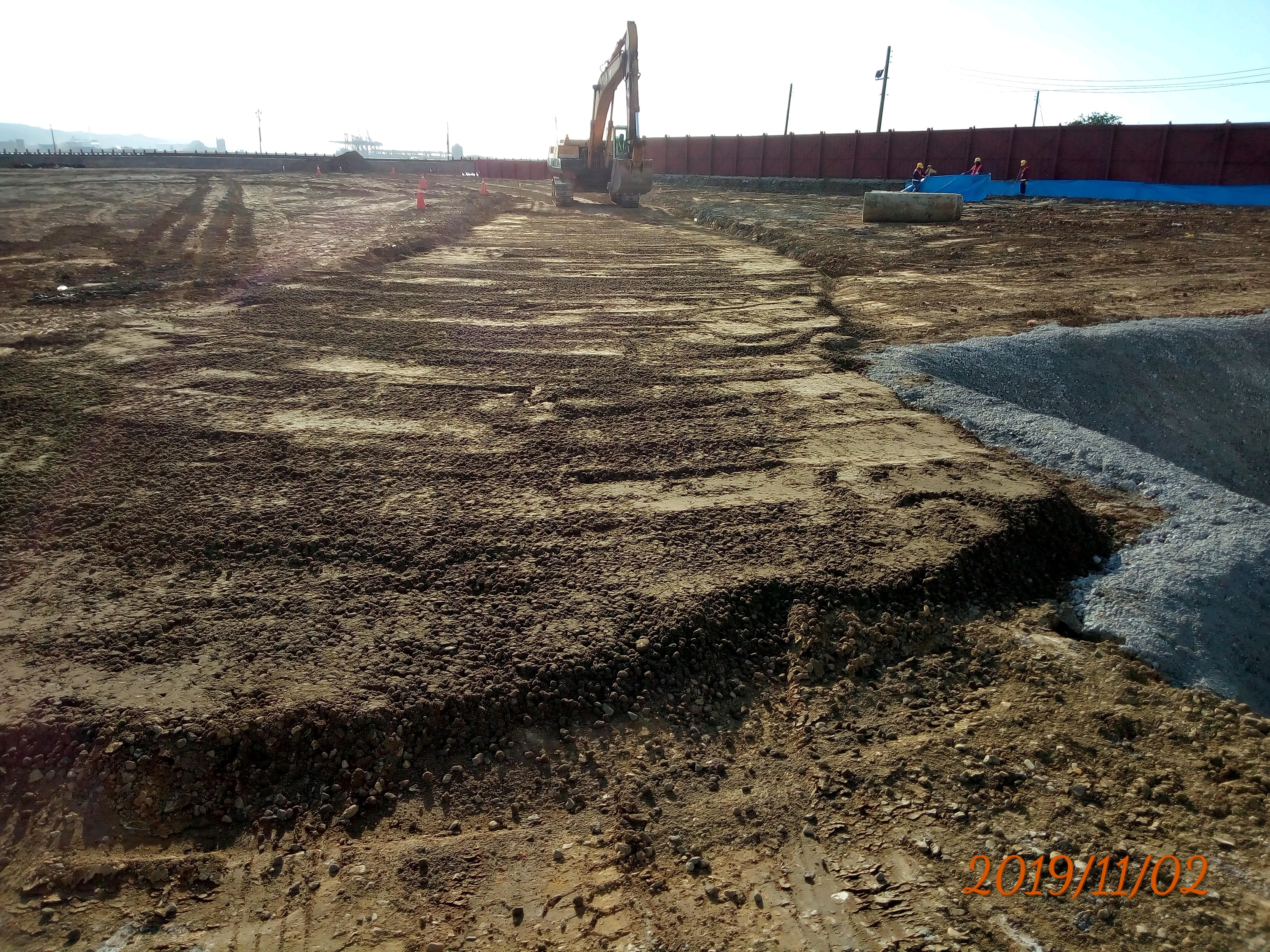 淡水端施工便道回填壓實