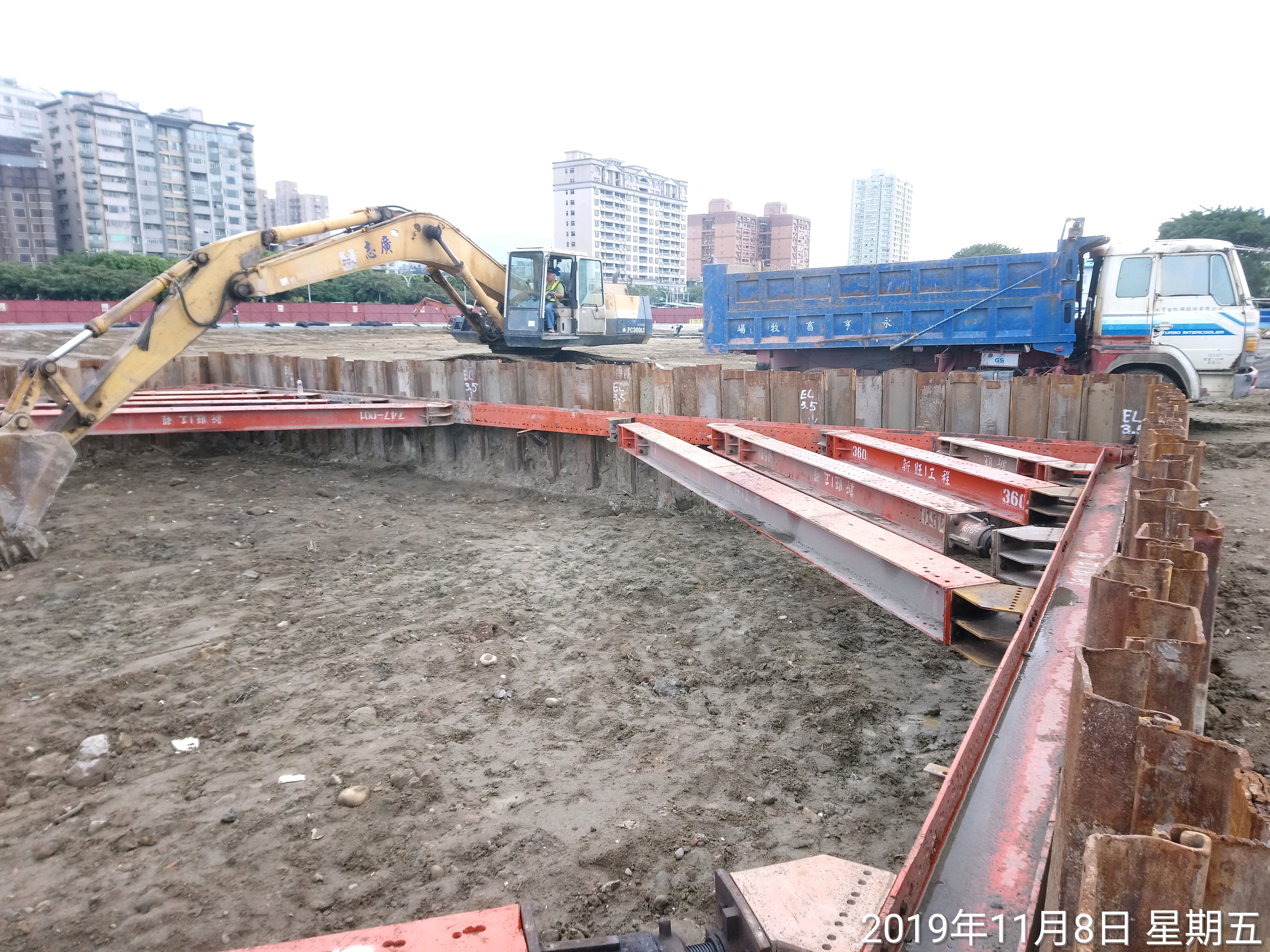 淡水端MR1P3基礎版土方開挖3