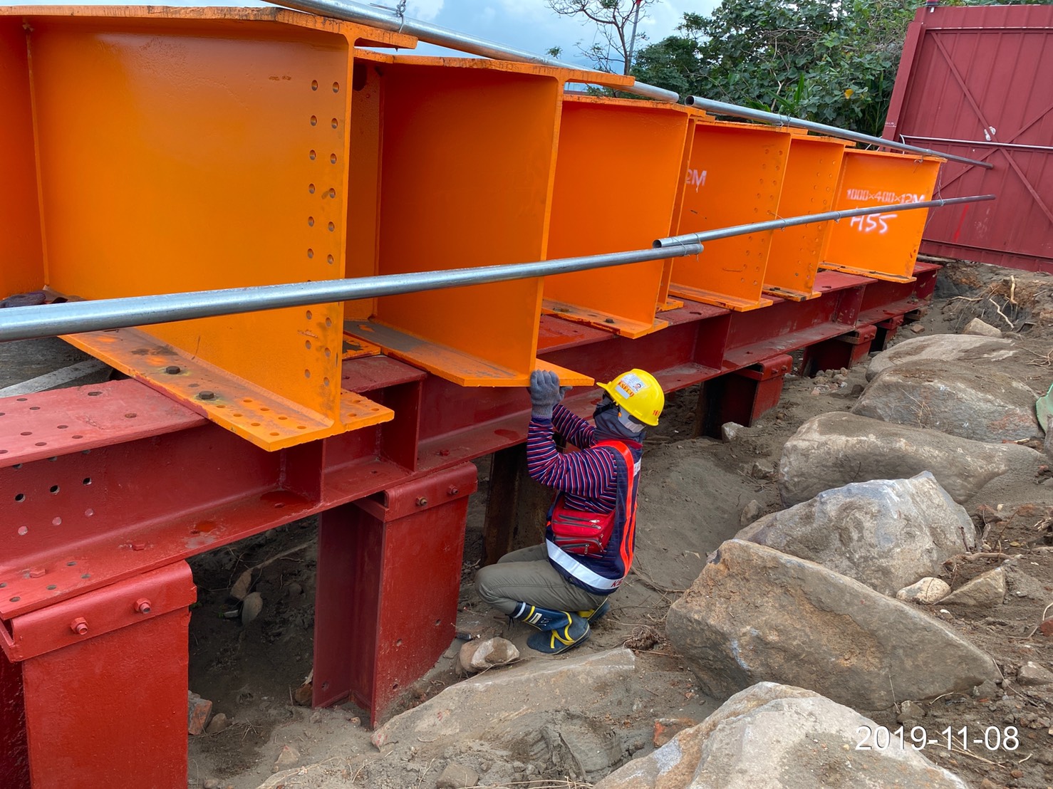 八里端型鋼便橋施作