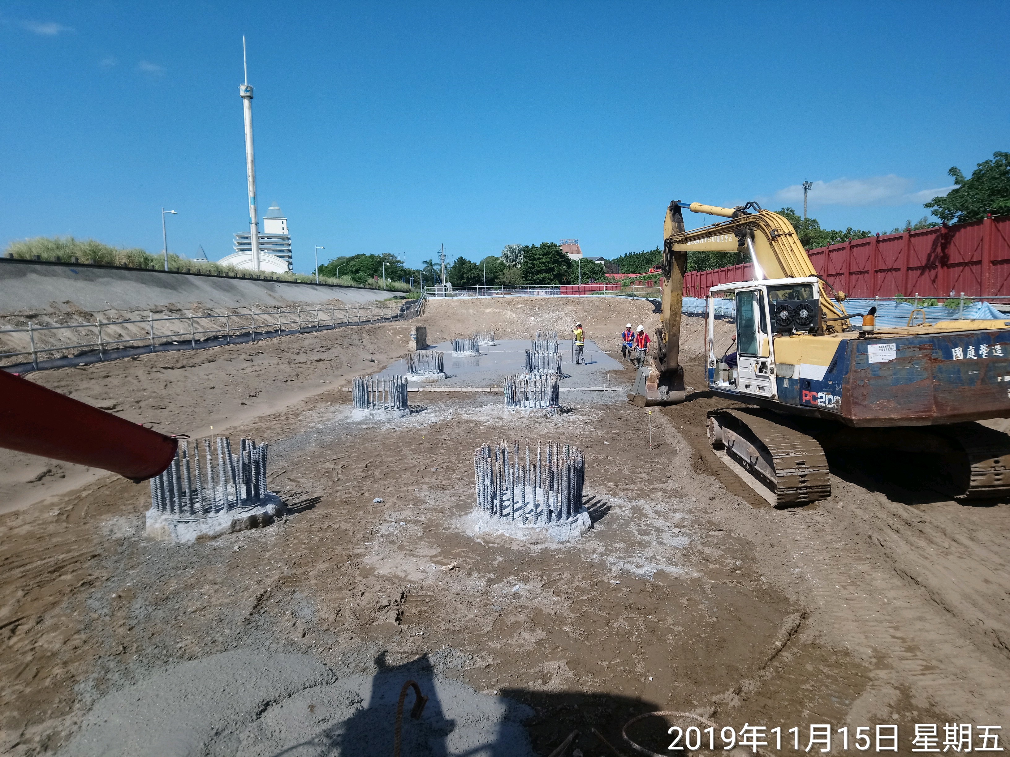 擋土牆底板PC澆置