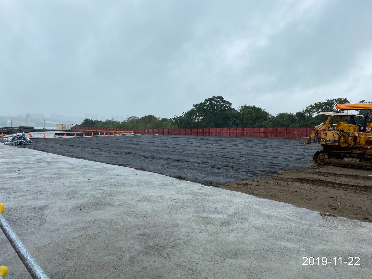 八里端工區防塵網舖設