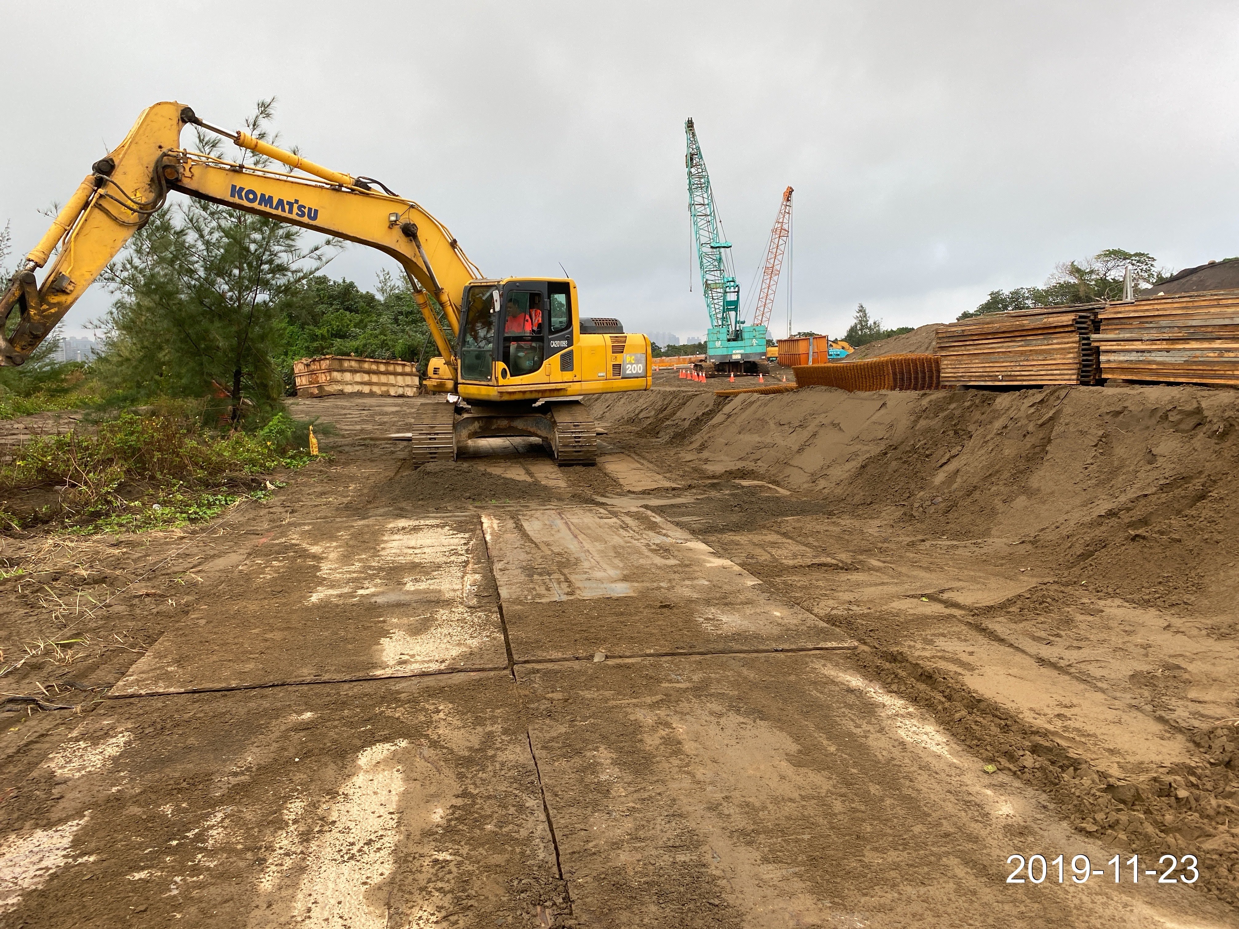 八里端整地情況