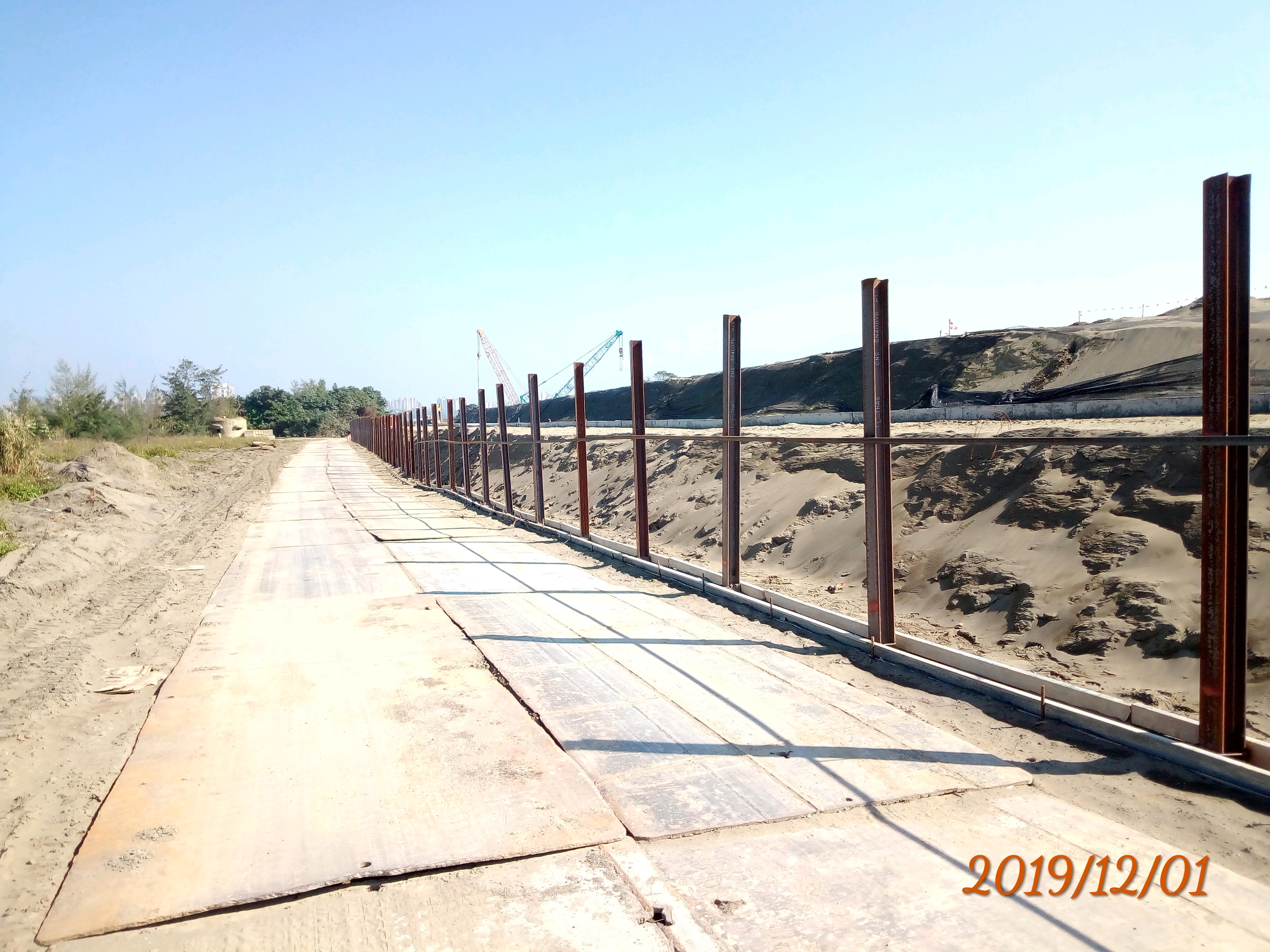 八里端工區圍籬架設.