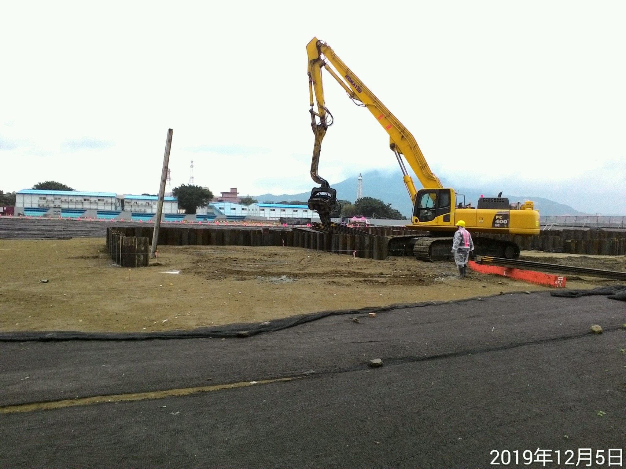 淡水端鋼板樁打設