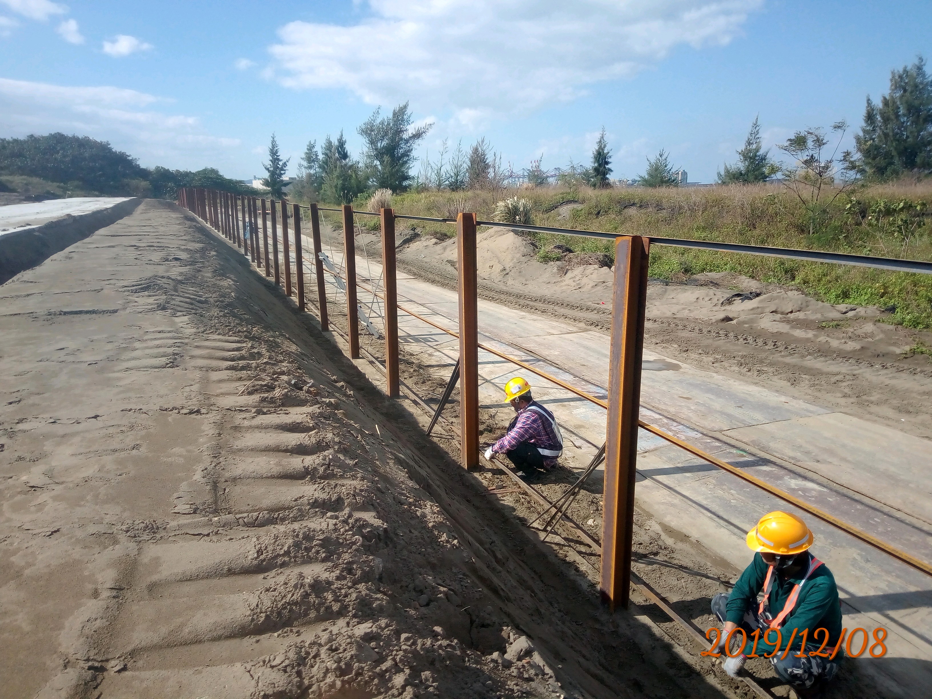 八里端施工圍籬施作