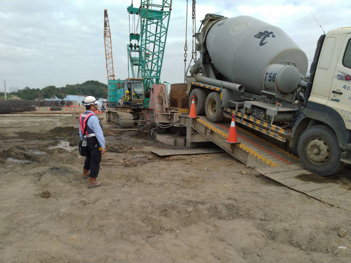 八里端基樁混凝土澆置