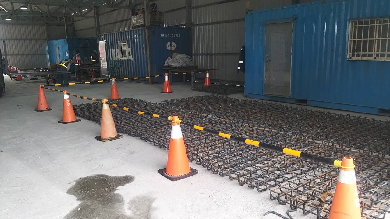 淡水端覆工板鋼筋籠組立