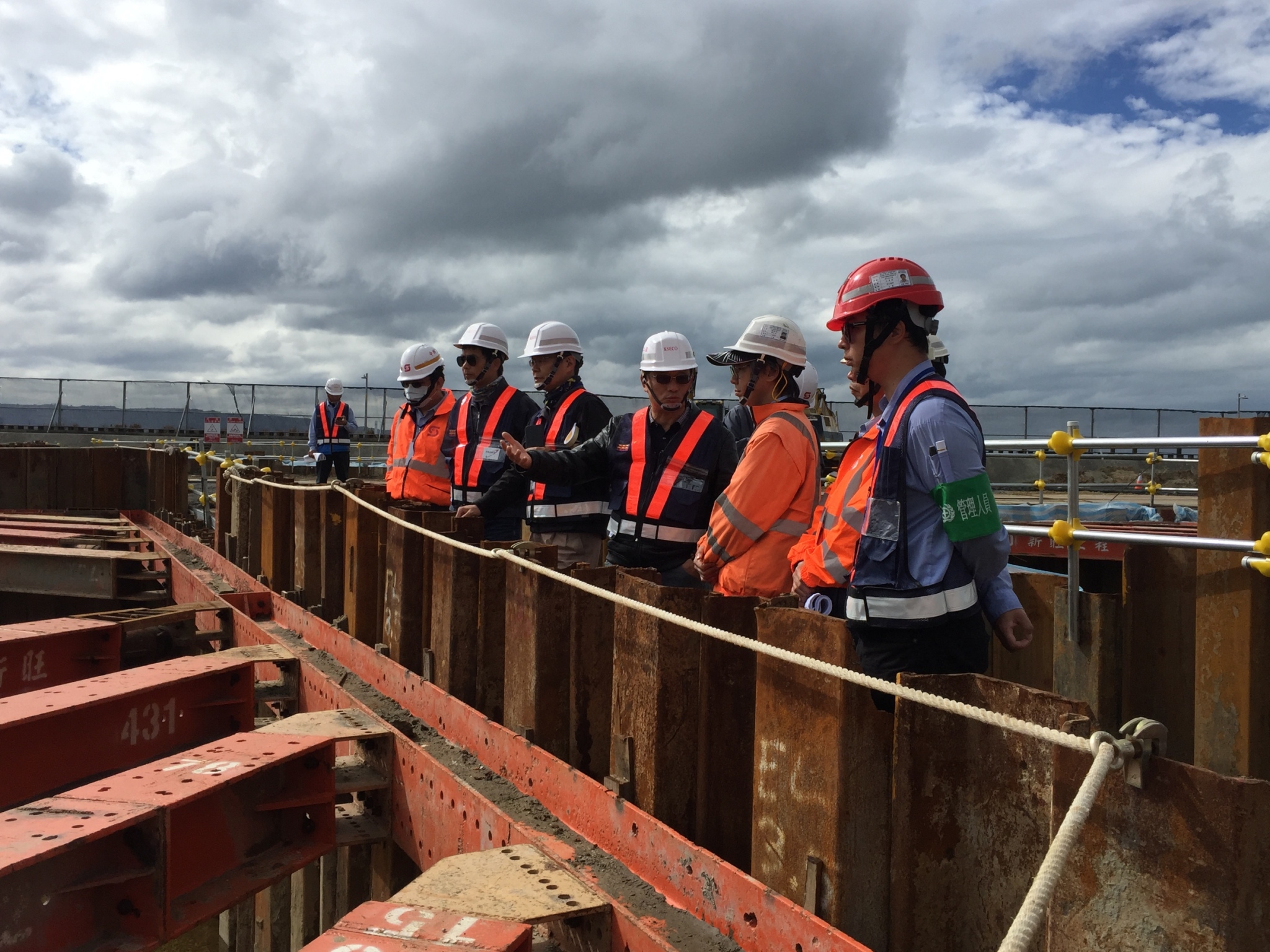 品質稽查委員至淡水端工地現場查核