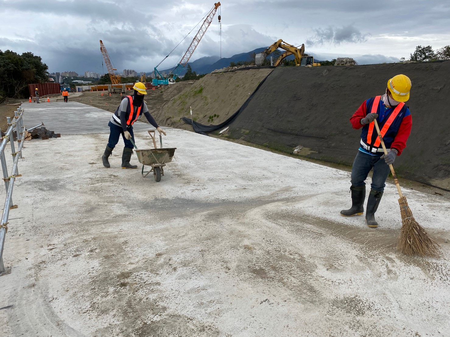 八里端施工便道環境清潔