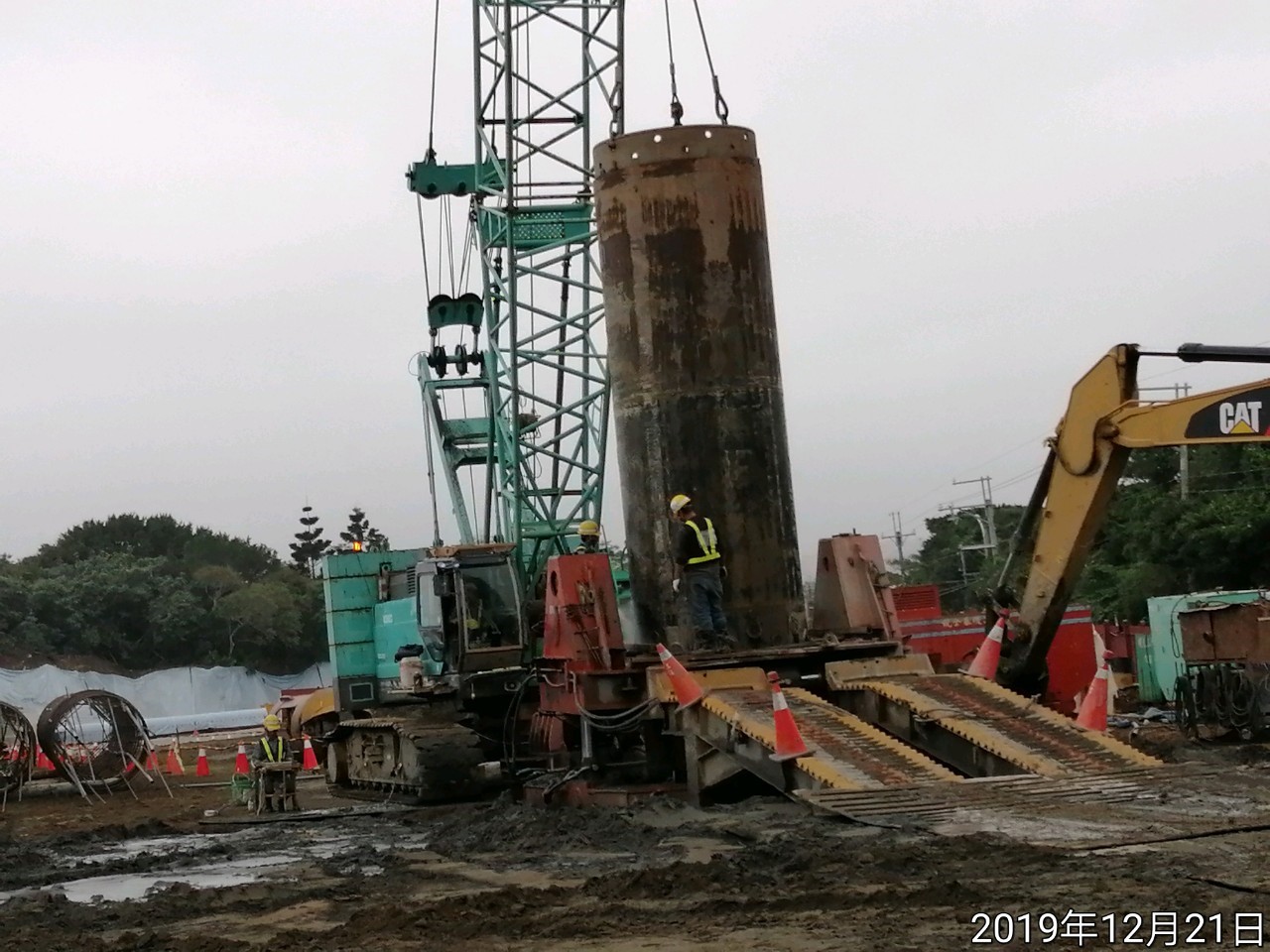 八里端基樁套管拆除作業