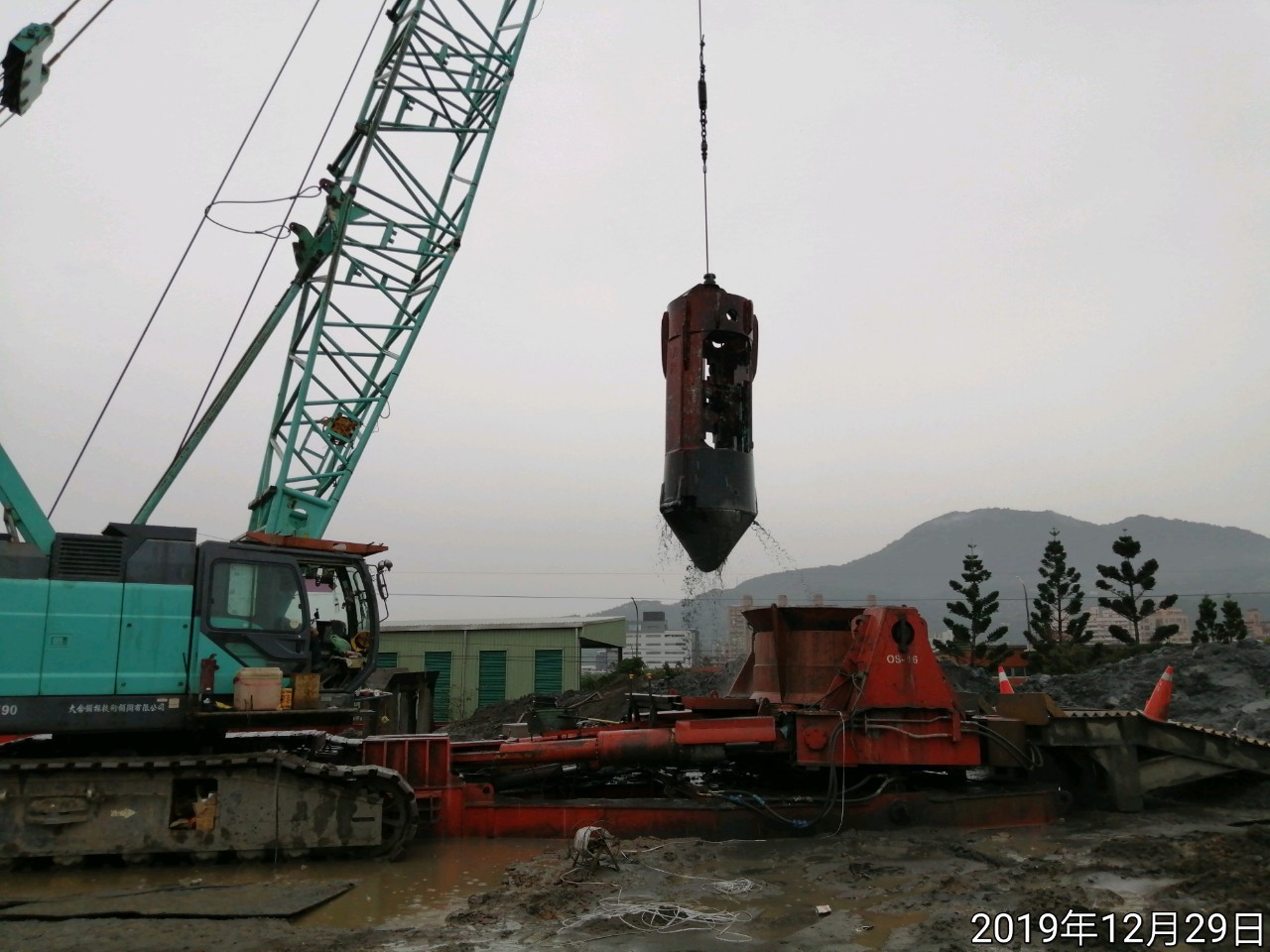 八里端基樁挖掘