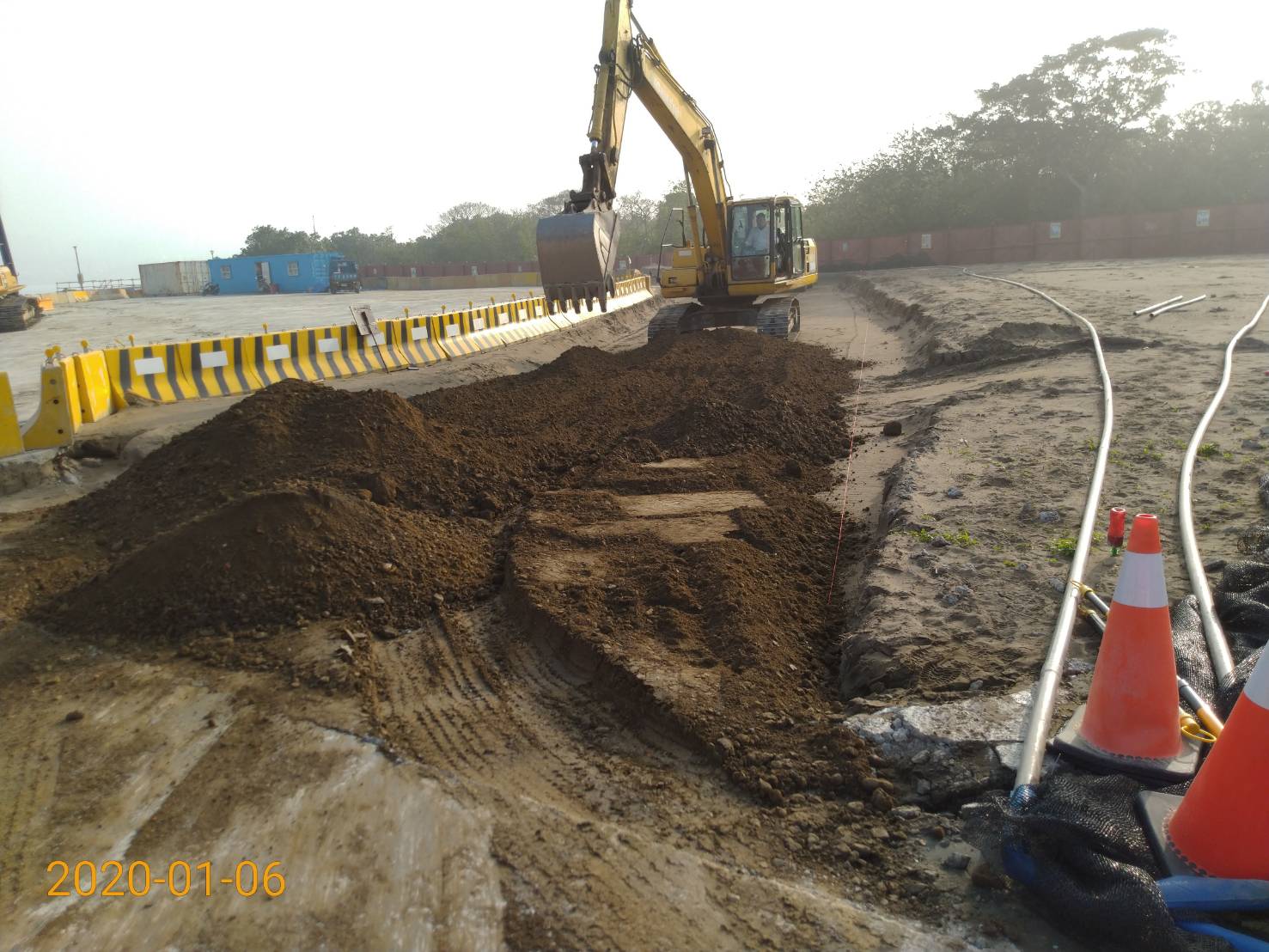 八里端施工便道施作