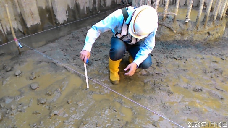 淡水端橋墩基礎底板PC厚度尺寸查驗丈量.
