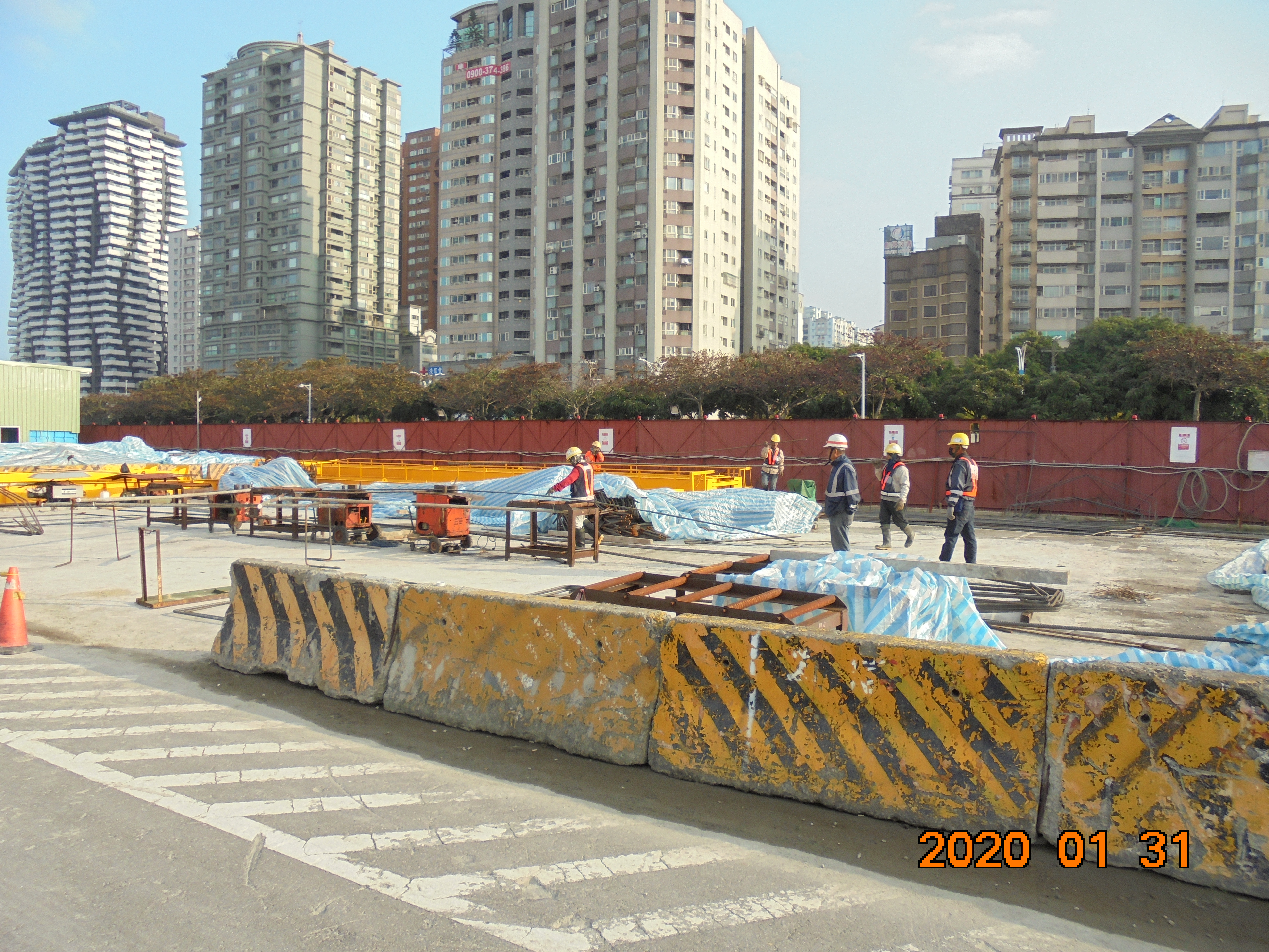 淡水端墩柱基礎鋼筋加工.