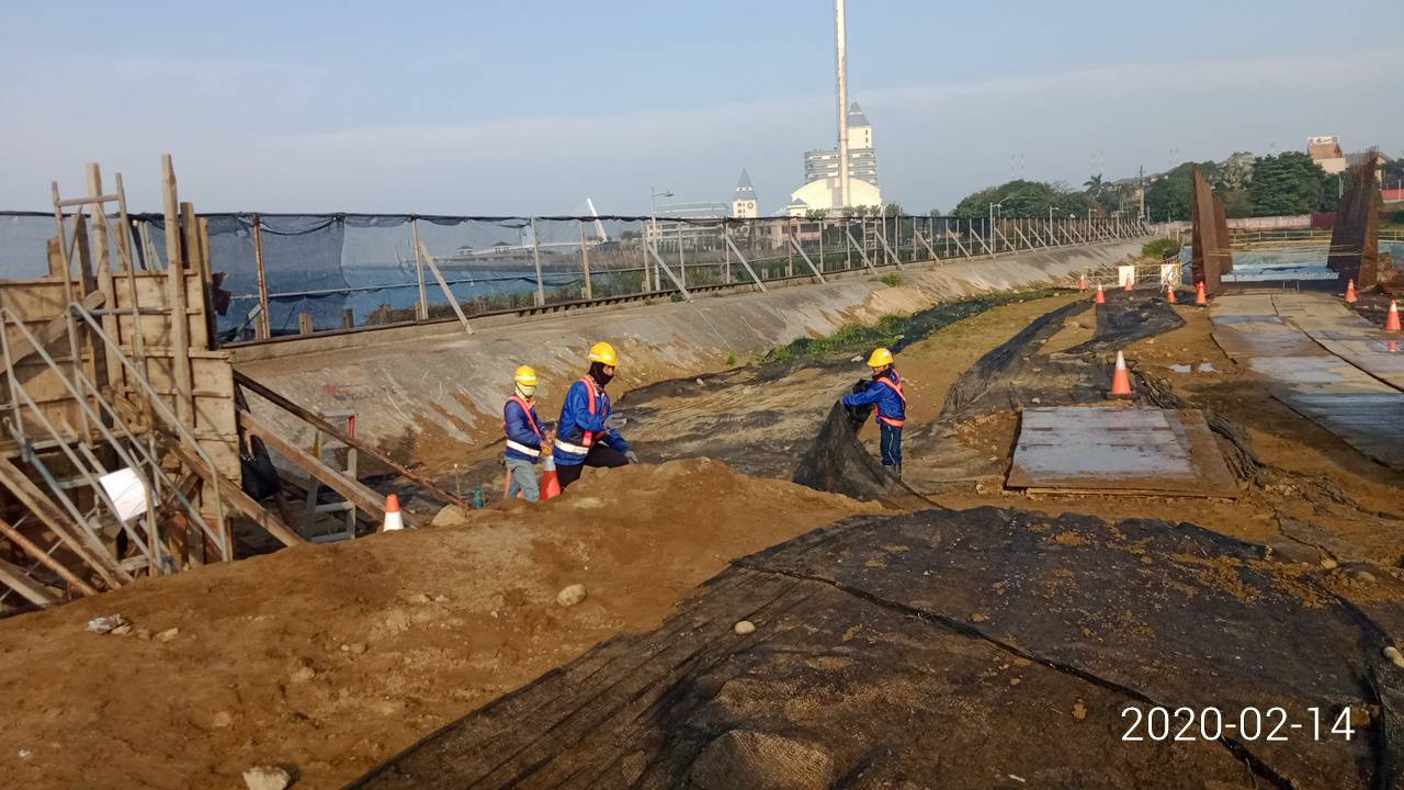 淡水端工區覆蓋防塵網