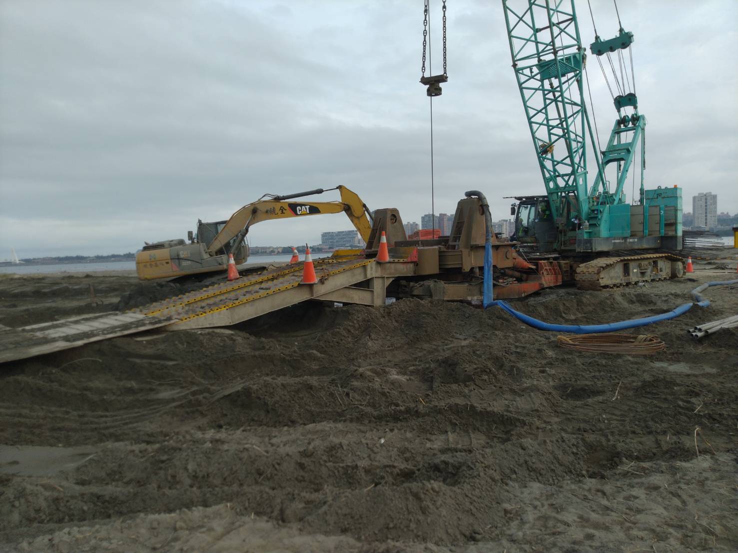 八里端基樁挖掘及清污泥