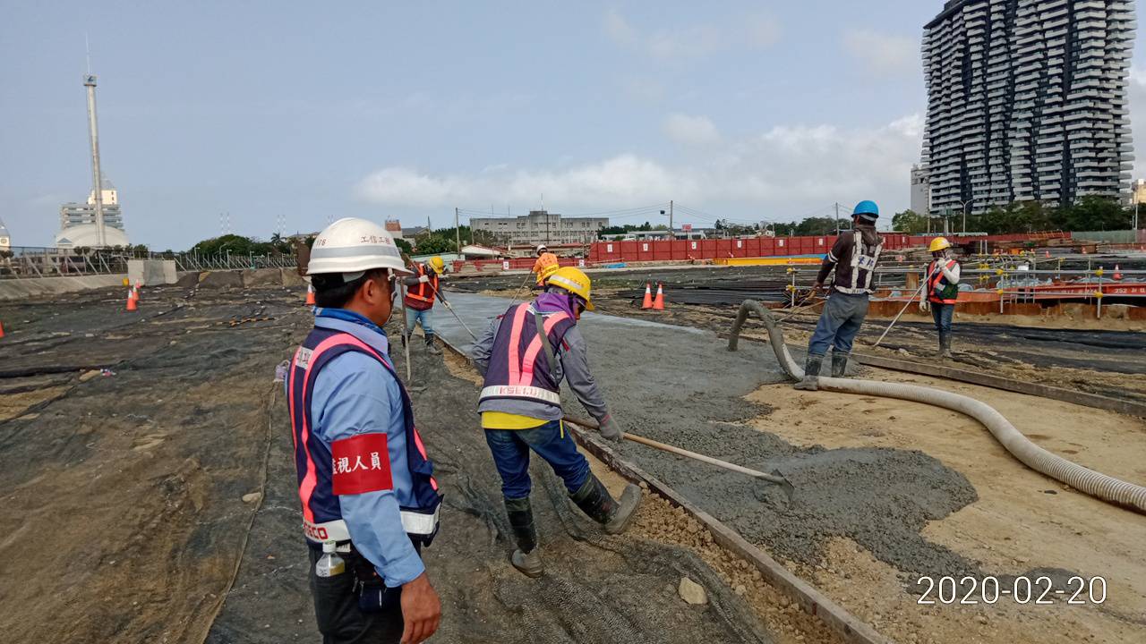 淡水端次施工便道舖面混凝土澆置