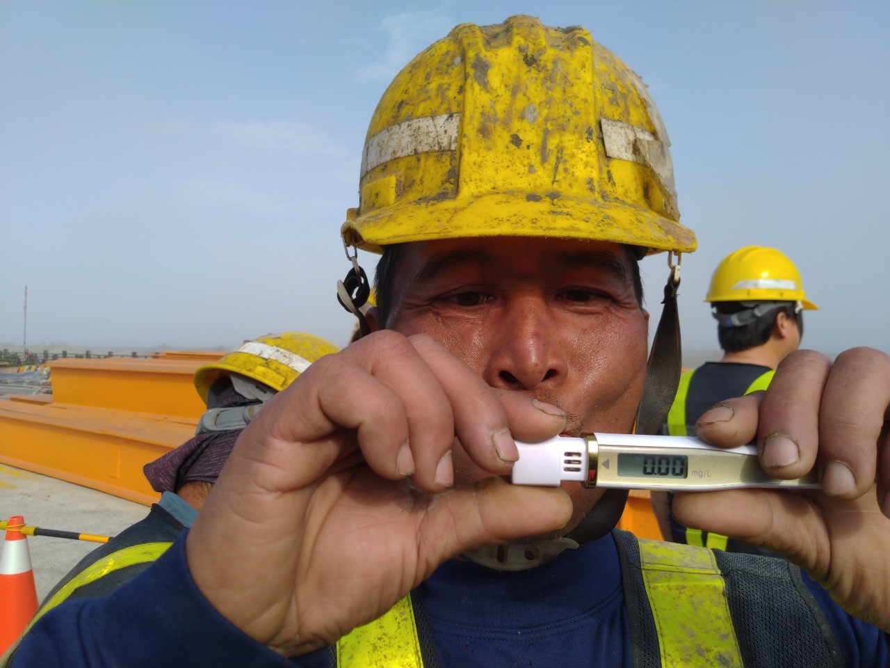 施工前所有施工人員進行洒測作業合格方得進場