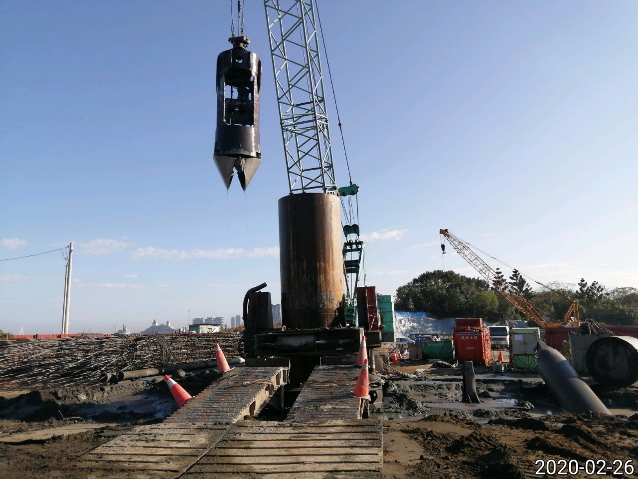 八里端基樁挖掘