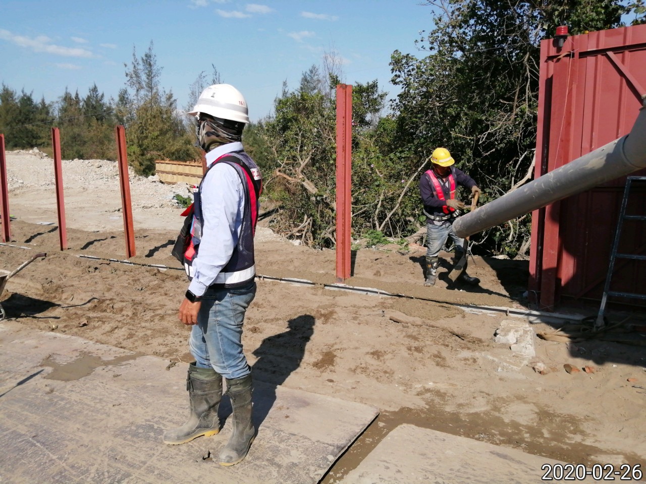 八里端圍籬防溢座混凝土置