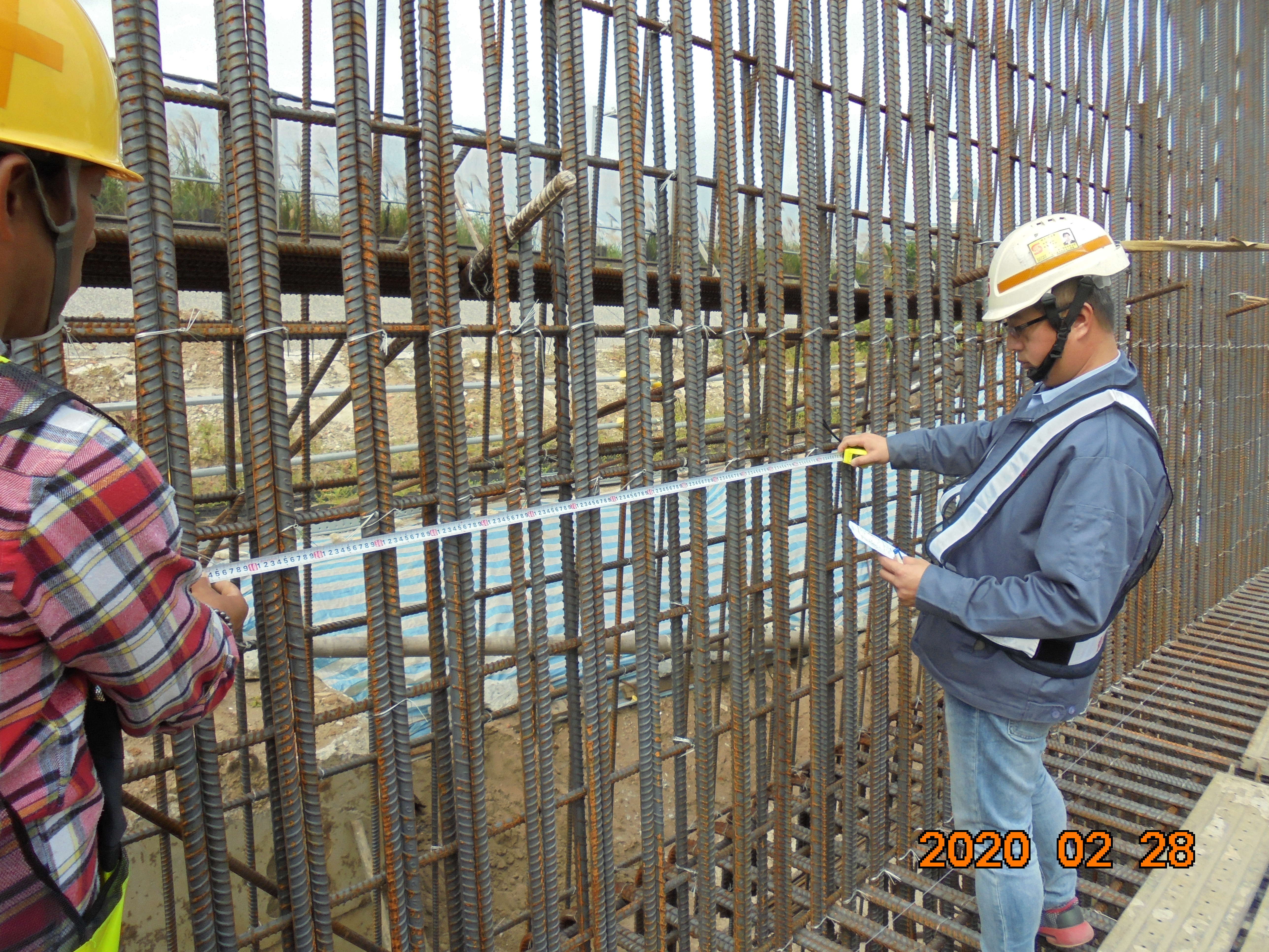 淡水端匝道擋土牆牆身鋼筋查驗.