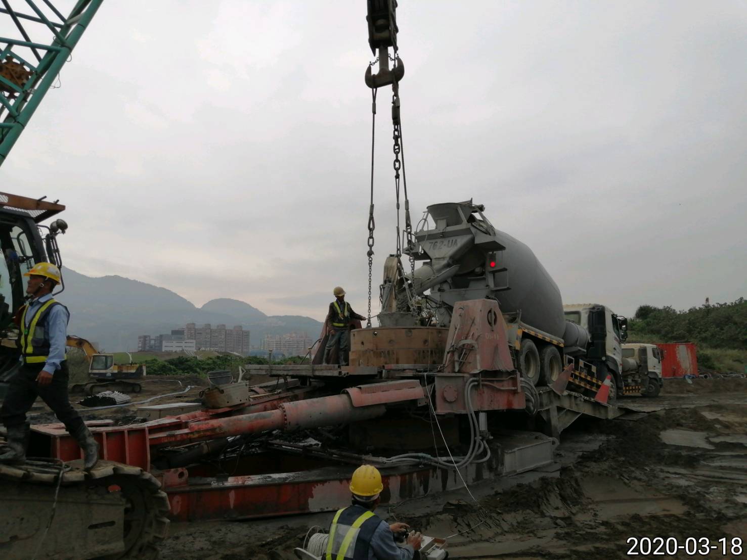 八里端基樁混凝土澆置