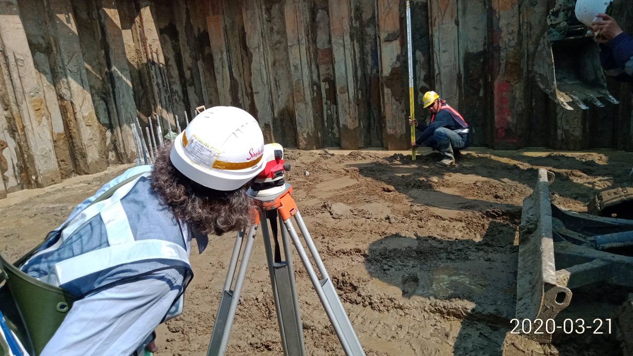 淡水端橋墩基礎版開挖面高程測量施工.
