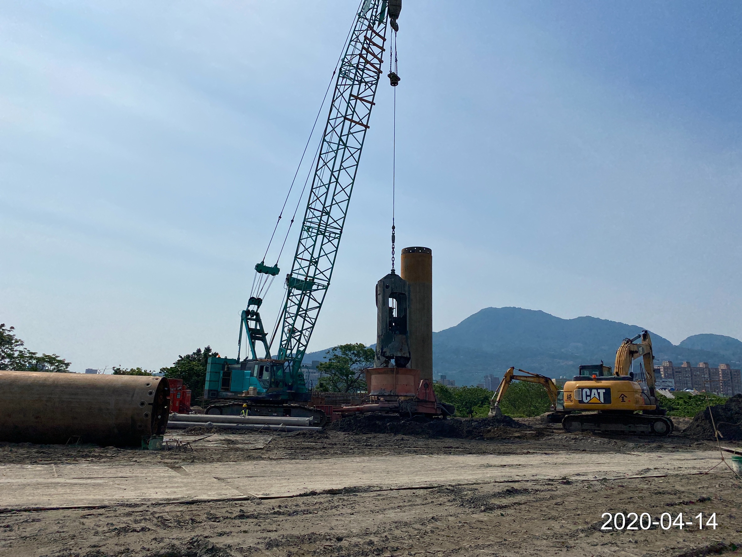 八里端基樁挖掘