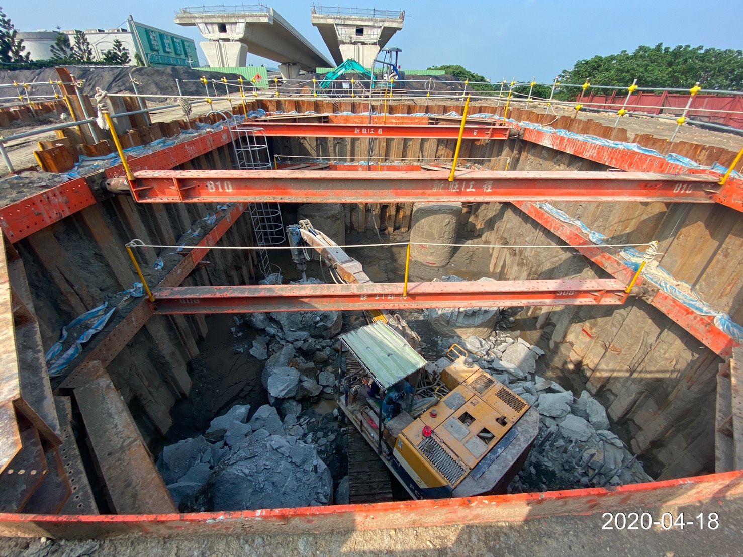 八里端基礎版樁頭處理,RC鑿除.