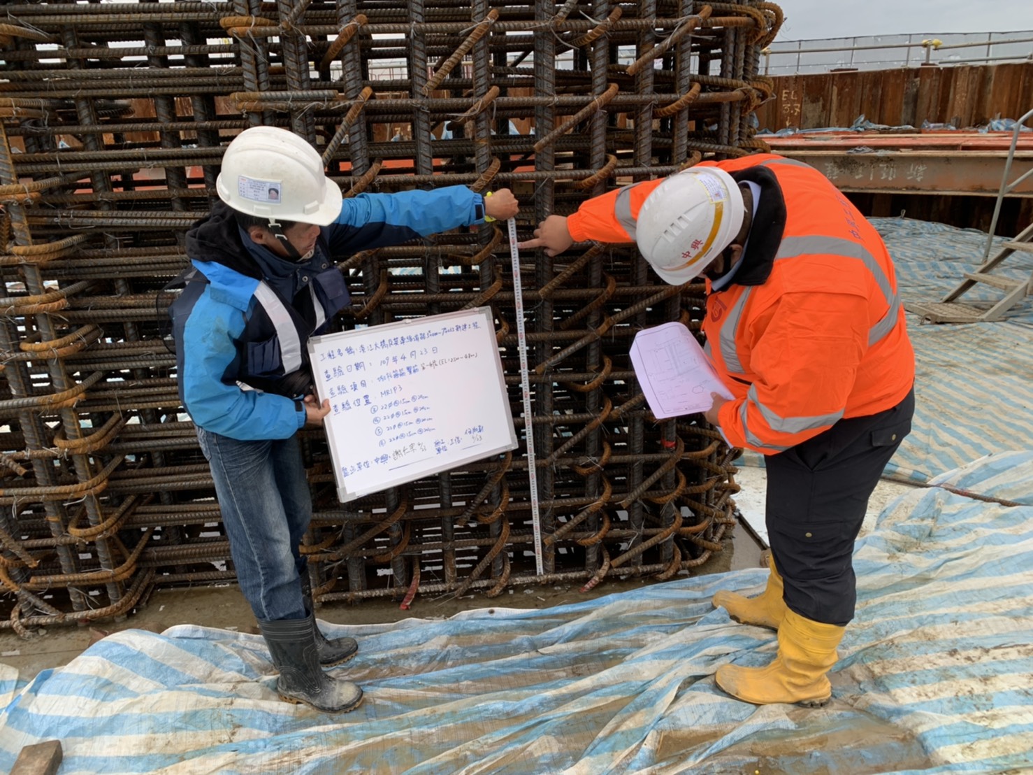 淡水端基礎柱鋼筋綁查驗