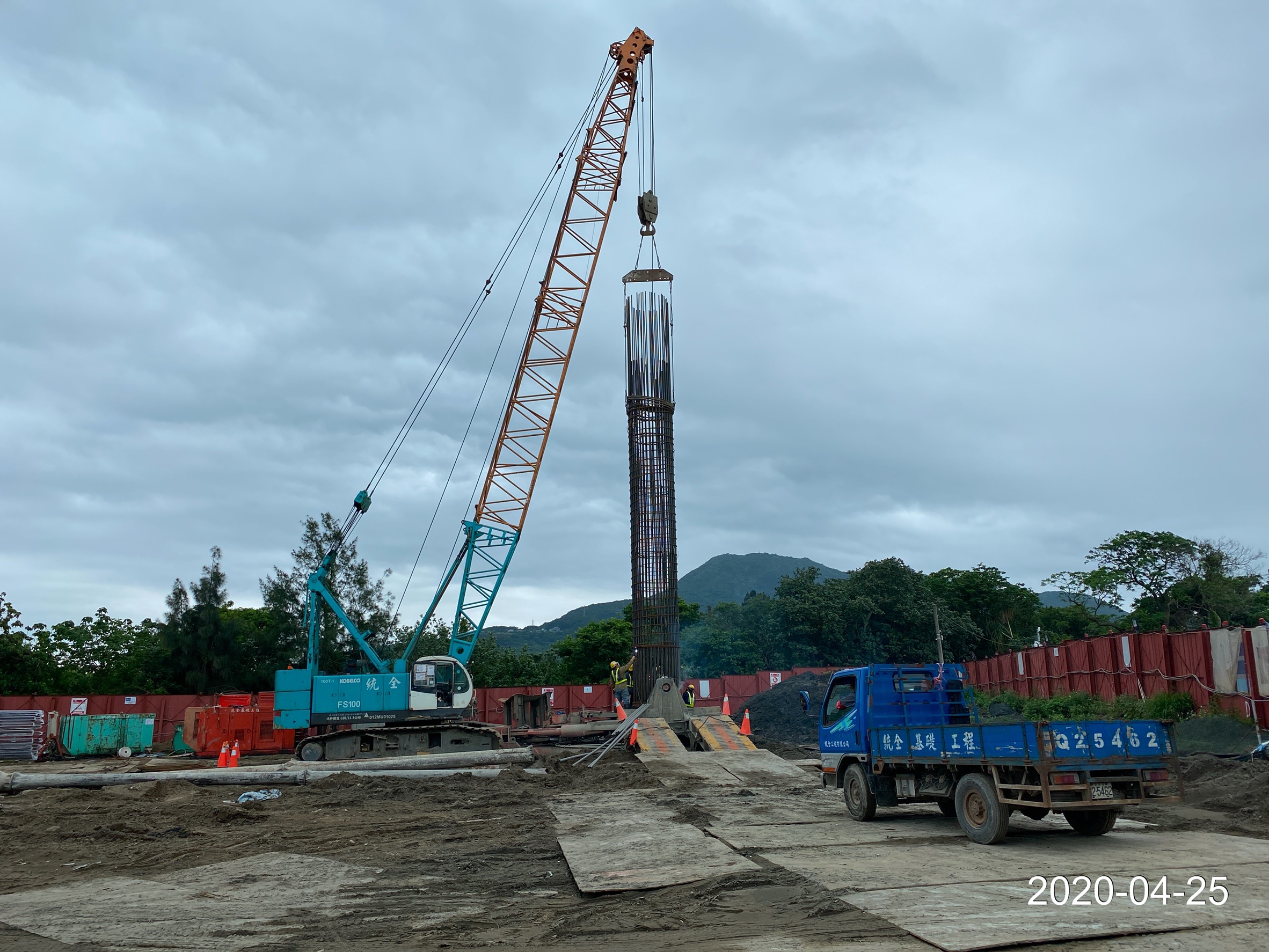 八里端基樁施工.