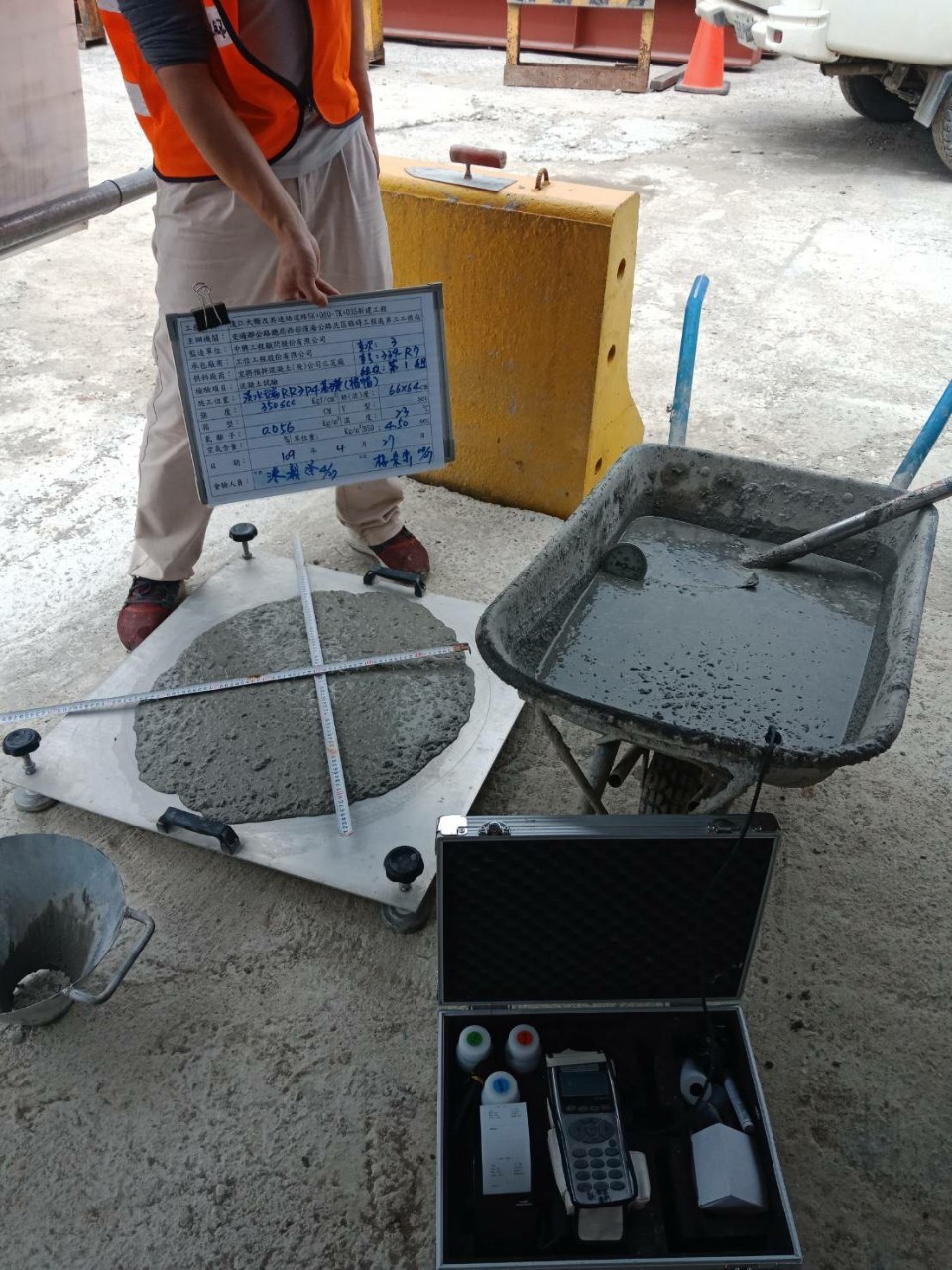 淡水端墩柱基礎版自填充混凝土澆置前一般試驗