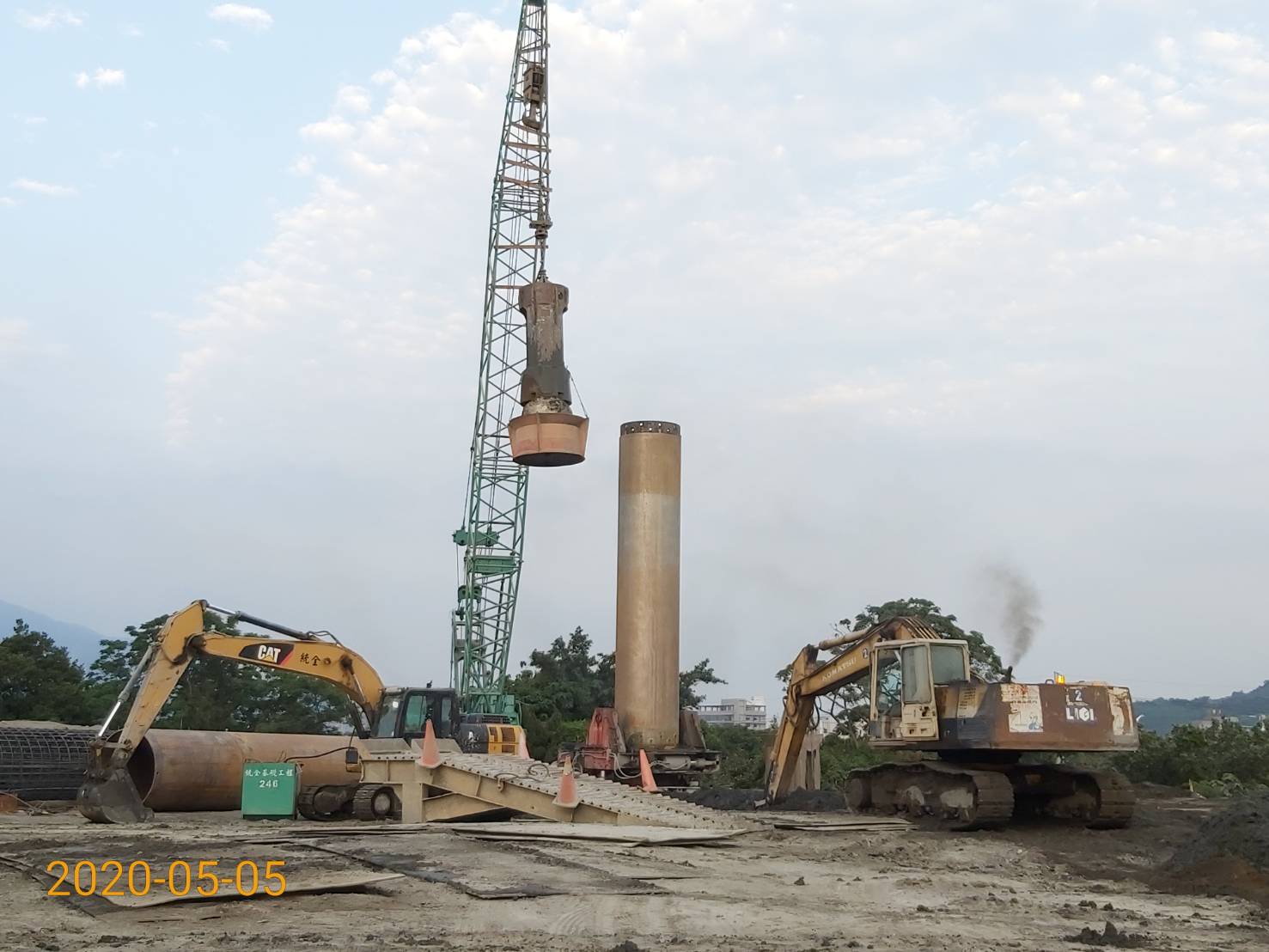 八里端基樁挖掘