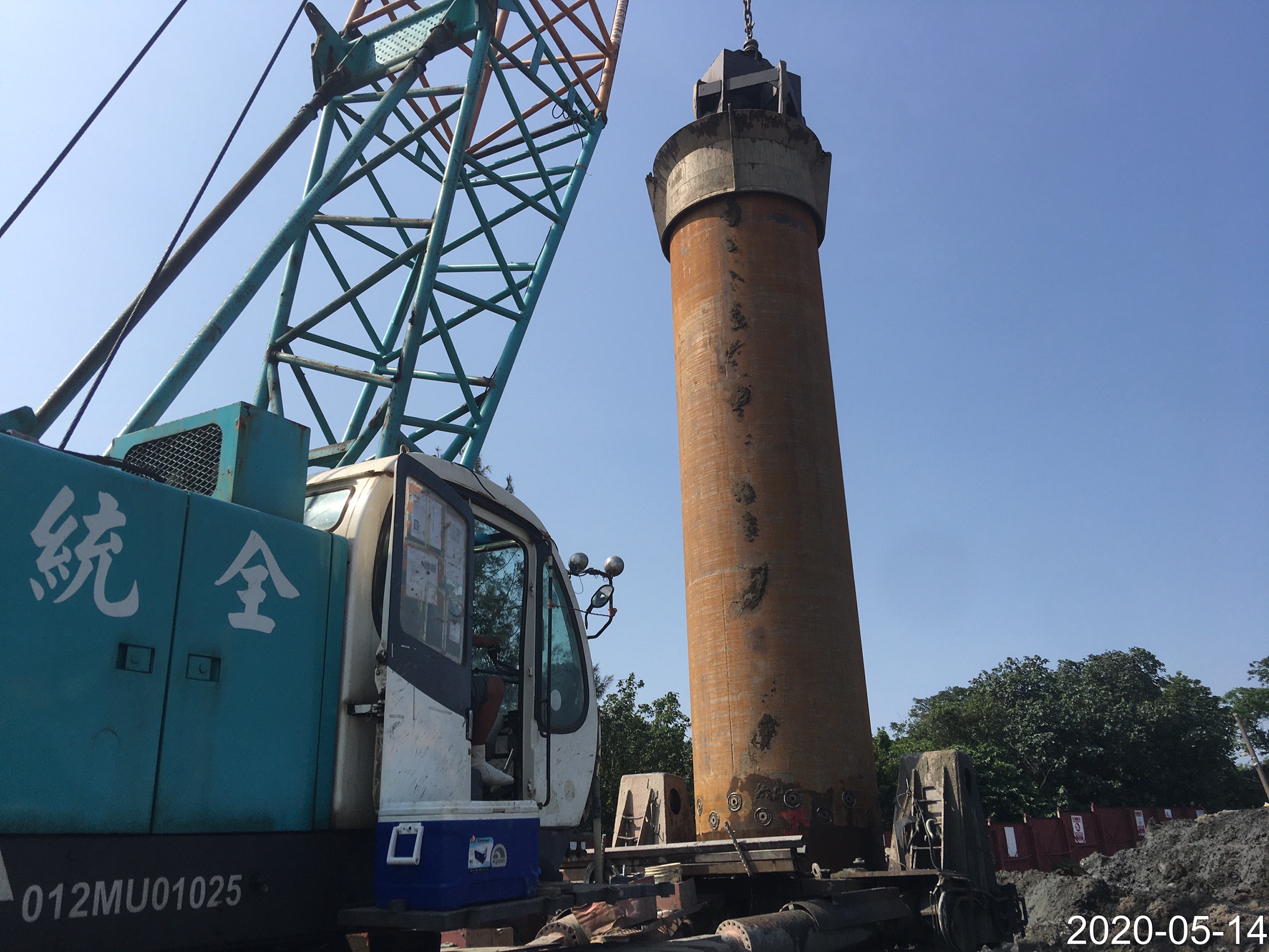 八里端基樁挖掘作業