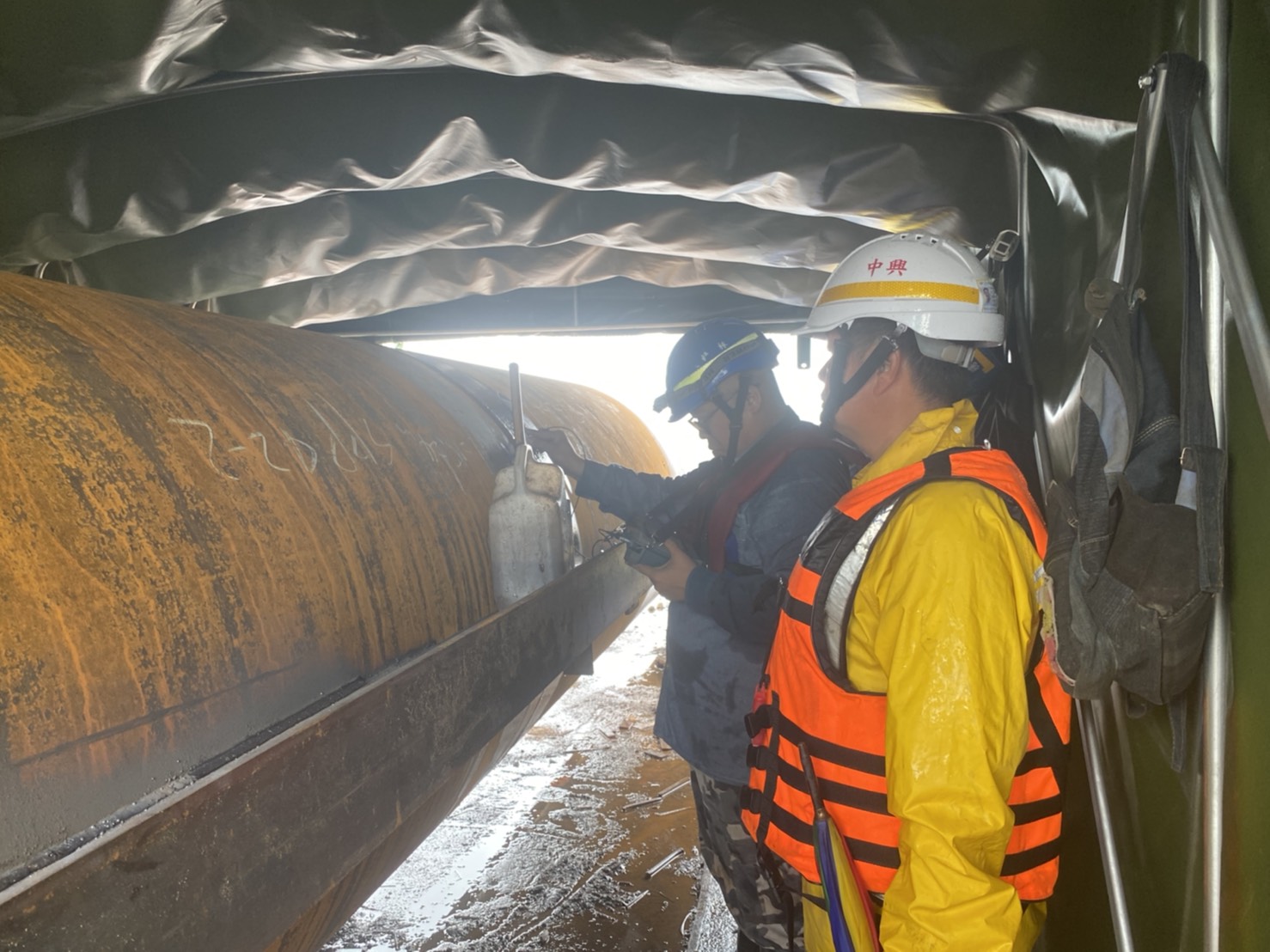 河中段P130主橋塔基礎圍堰用鋼管樁之對接焊道品質查驗.