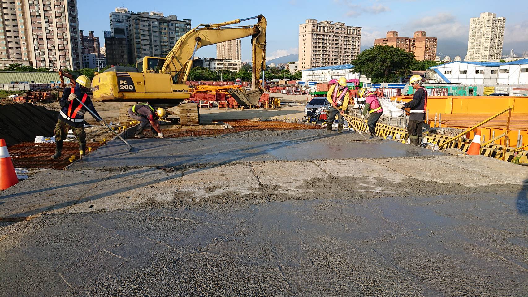 淡水端越提便道RC澆置