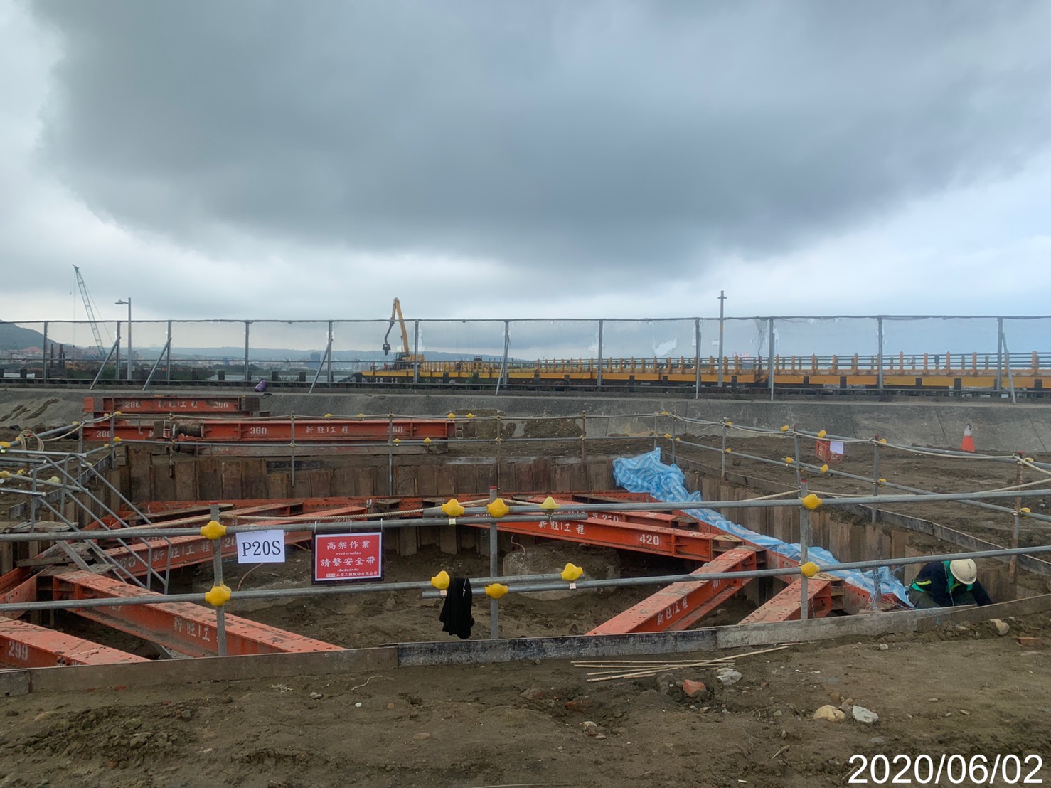 淡水端橋墩基礎擋土支撐及背填施作