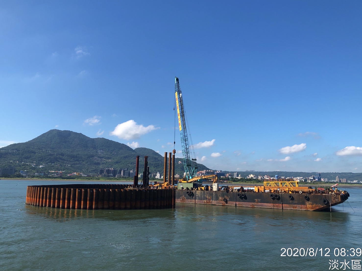 河中段P130墩柱之鋼管樁打設