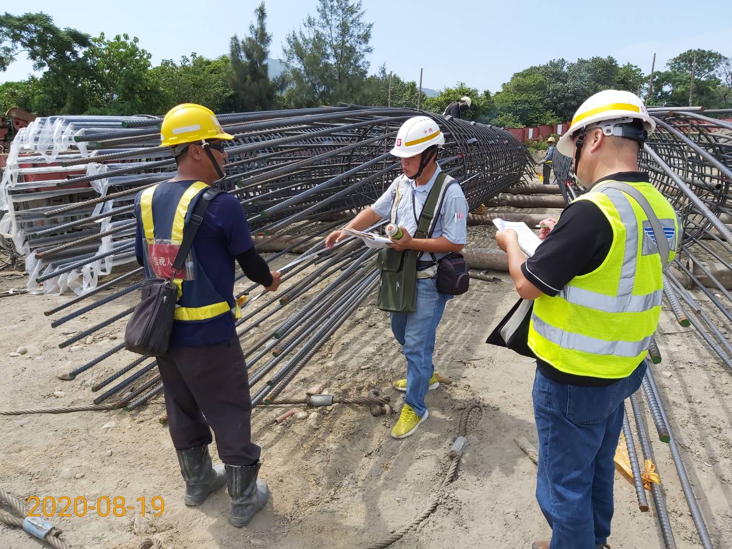 八里端基樁鋼筋籠製作加工完成後二級及三級現場查驗