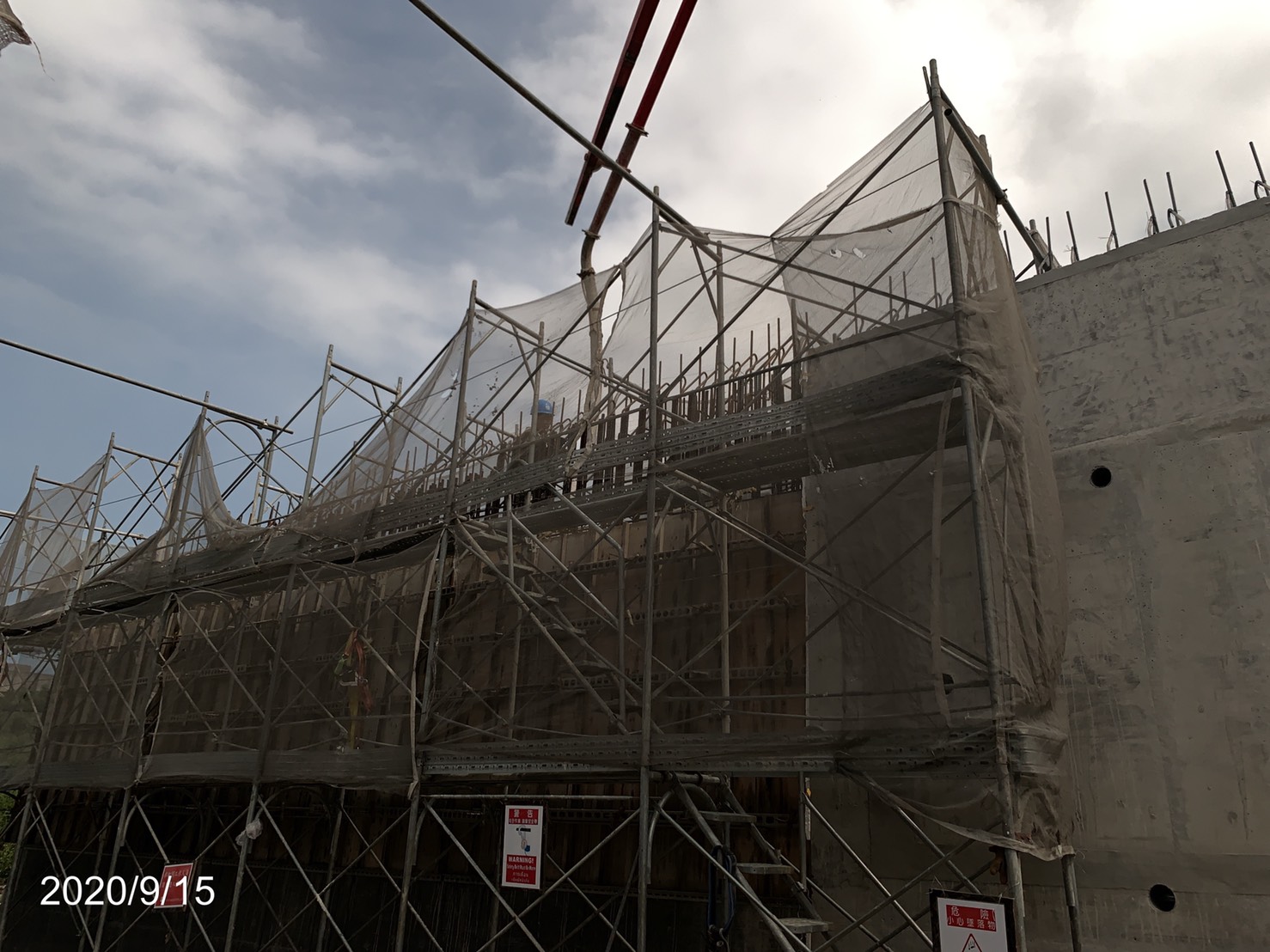 淡水端擋土牆第二升層模板RC